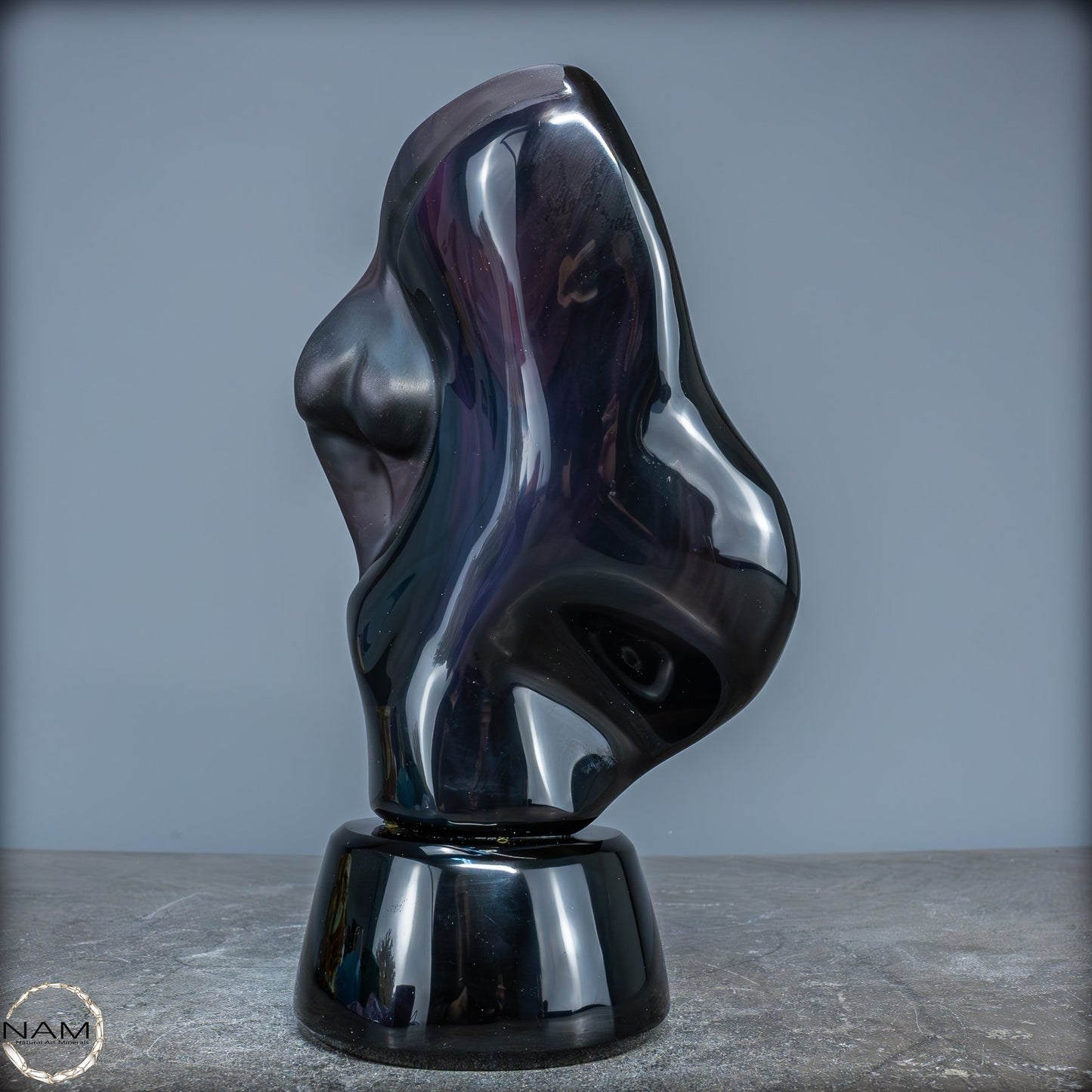 Natürliche Obsidian-Skulptur „Regenbogenfarben“ - 1508,19g