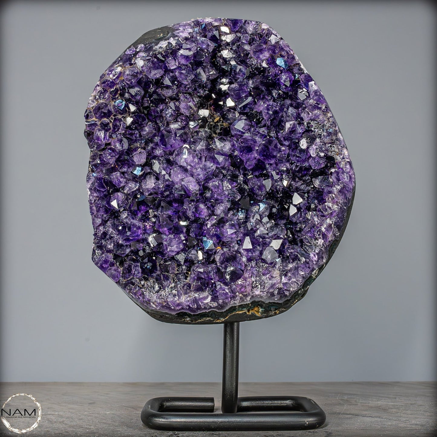 Natürliche Amethyst-Kristalle/Druse auf Ständer - 2067,55g