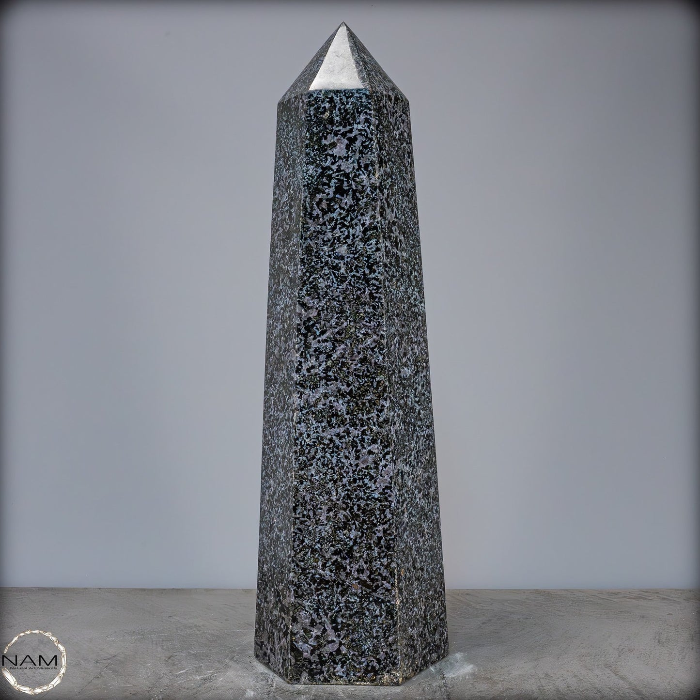Natürlicher Großer Merlinit (Gabbro) Kristall Obelisk - 23560,14g