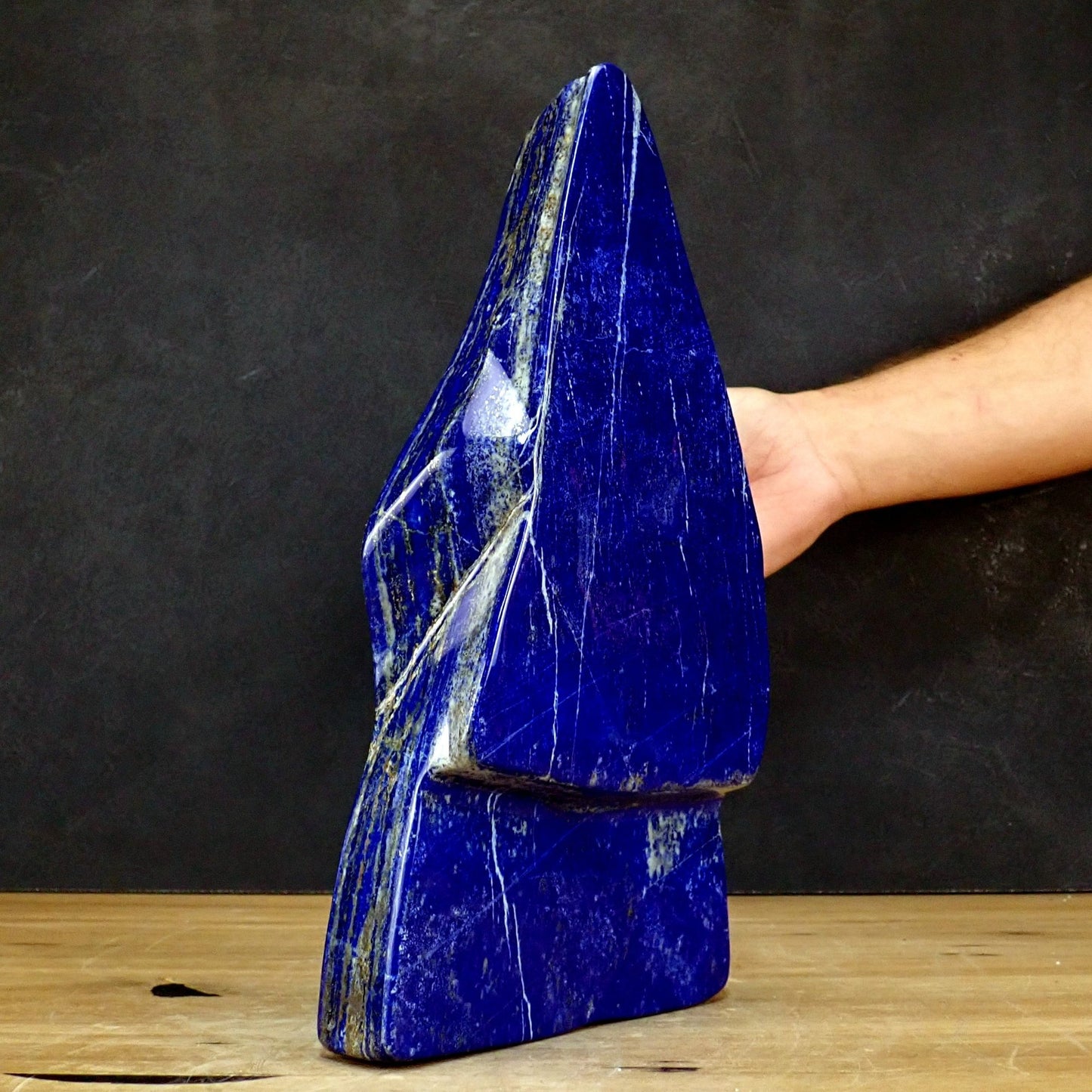 Königsblaue Lapislazuli-Freiform - 4532.19 g - 330×170×57 mm