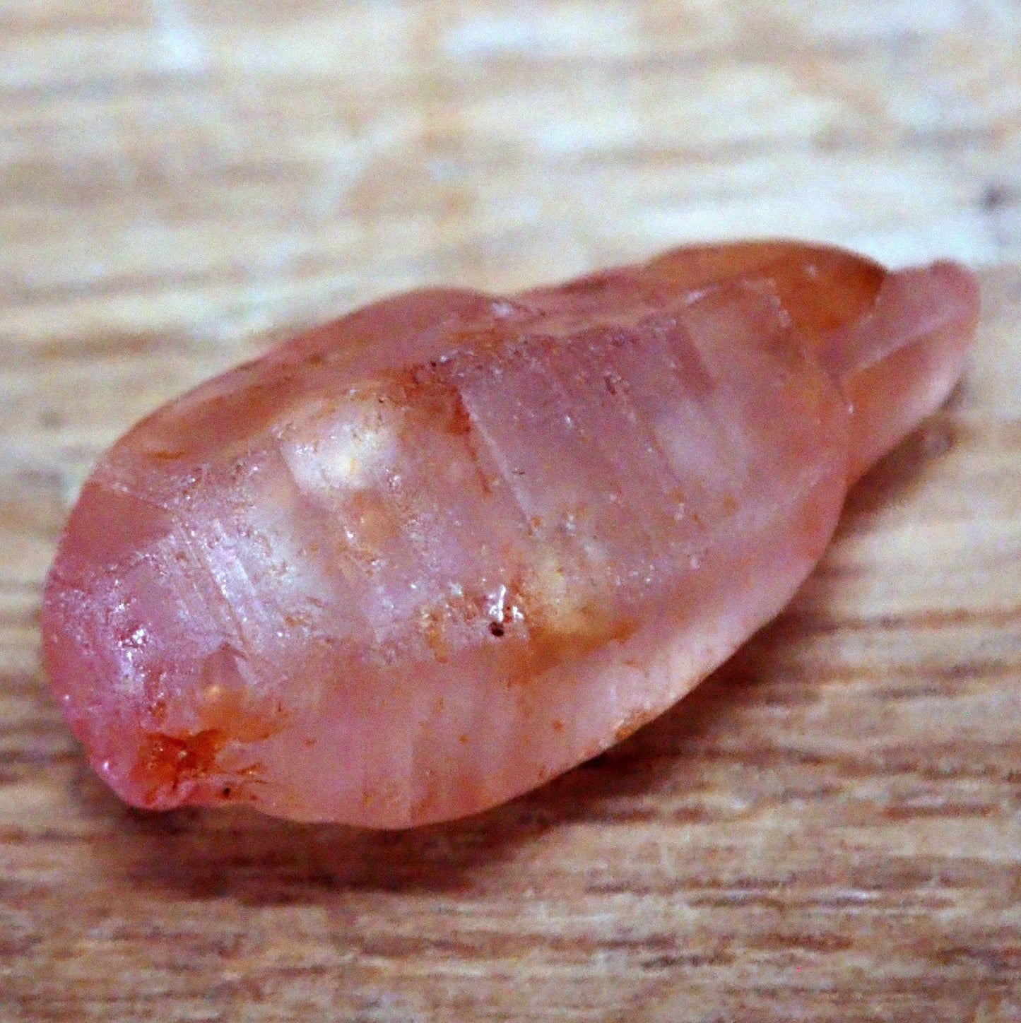 Seltener Padparadscha Farbener Saphirekristall aus Wiza, Tansania, 15.435 ct