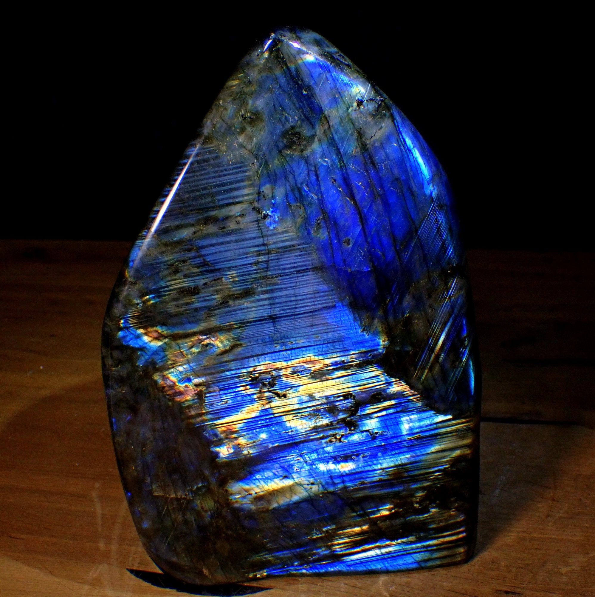 Große Labradorit Freiform 5531,19g NaturalArtMinerals.de