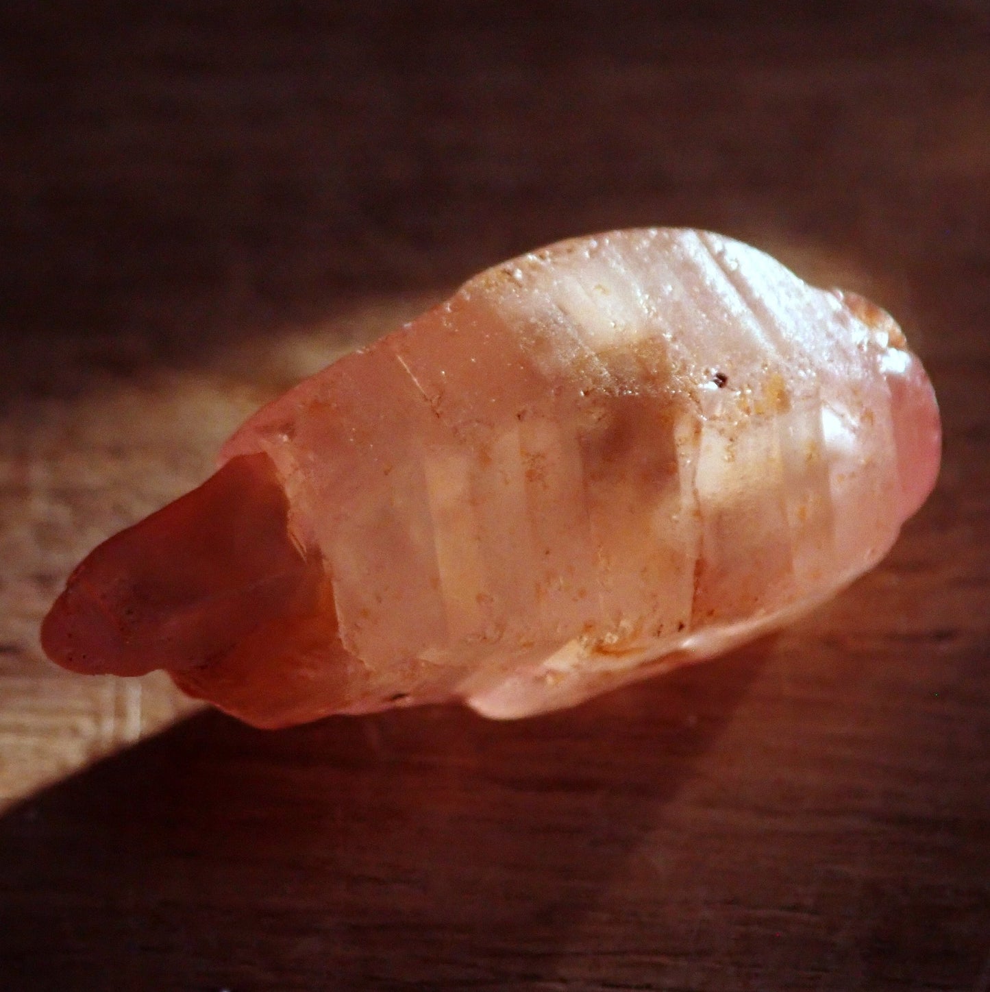 Seltener Padparadscha Farbener Saphirekristall aus Wiza, Tansania, 15.435 ct