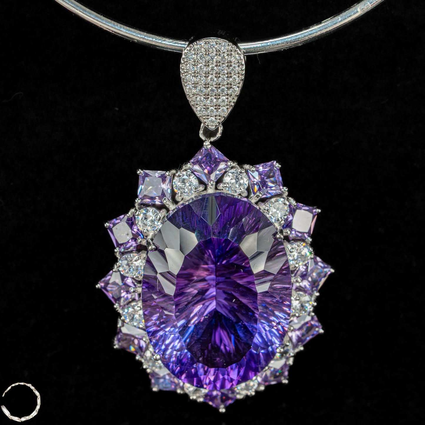 Strahlende Eleganz – Amethyst-Anhänger aus 925er Sterling Silber, Brasilien - 69,65ct