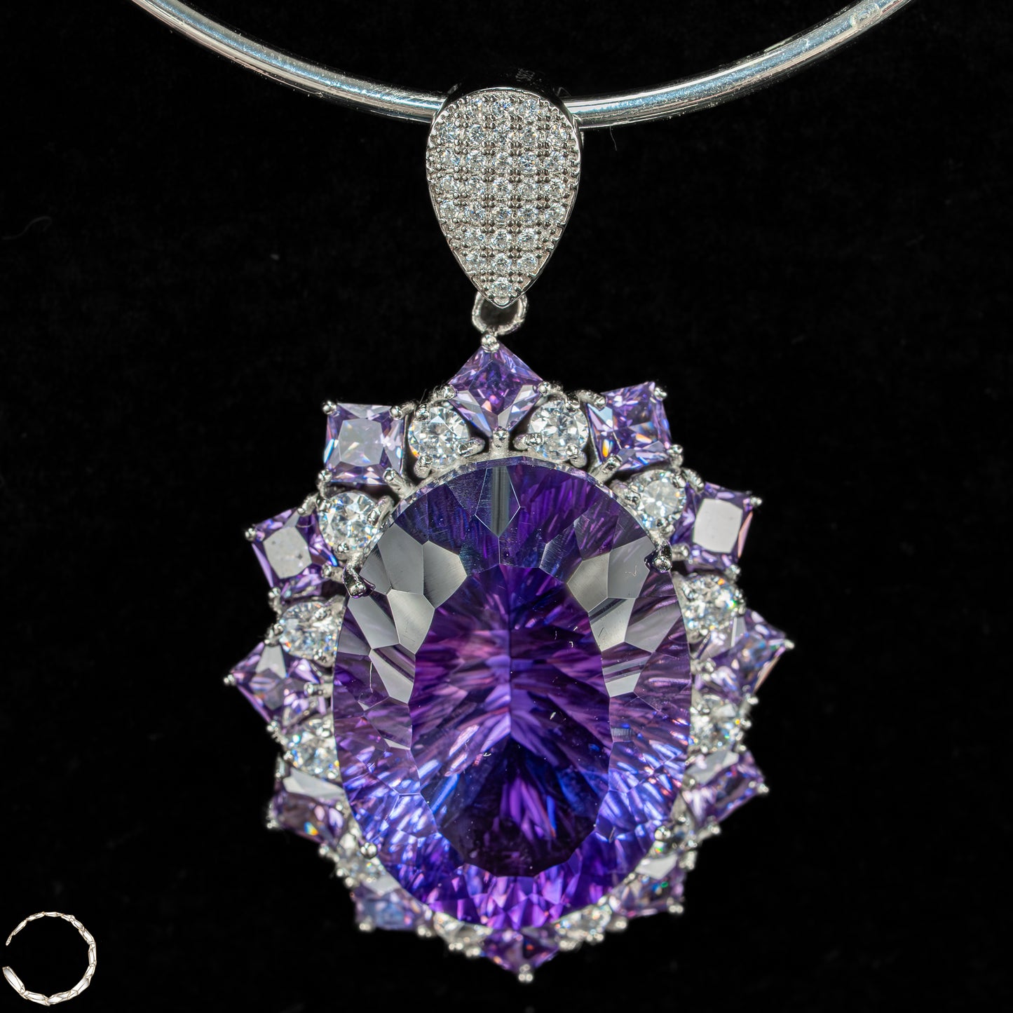 Strahlende Eleganz – Amethyst-Anhänger aus 925er Sterling Silber, Brasilien - 69,65ct