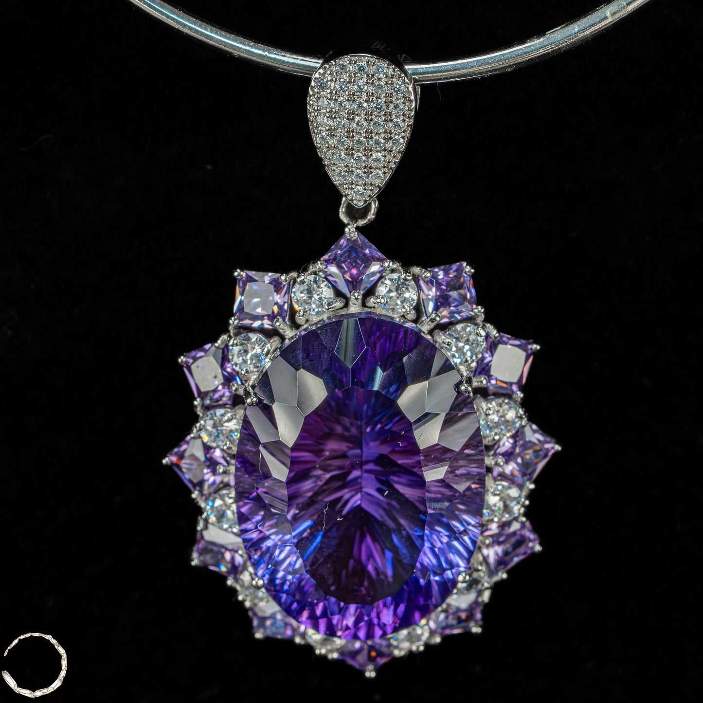 Strahlende Eleganz – Amethyst-Anhänger aus 925er Sterling Silber, Brasilien - 69,65ct