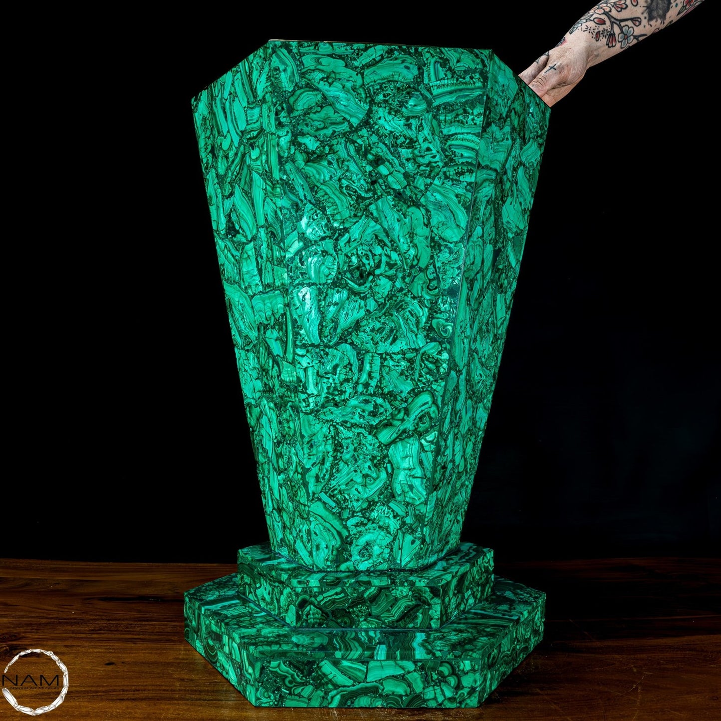 Sehr seltene große Malachit Vase aus dem Kongo – 15483,77g