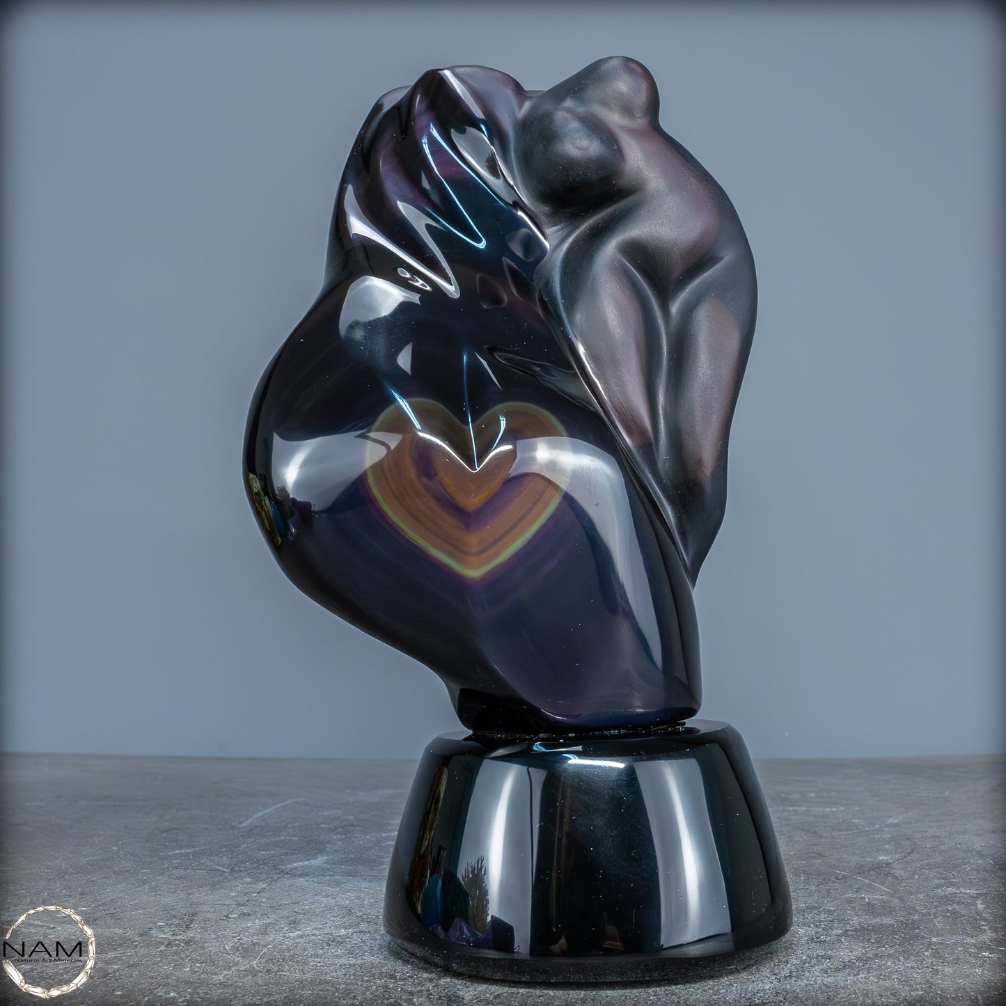 Natürliche Obsidian-Skulptur „Regenbogenfarben“ - 1508,19g