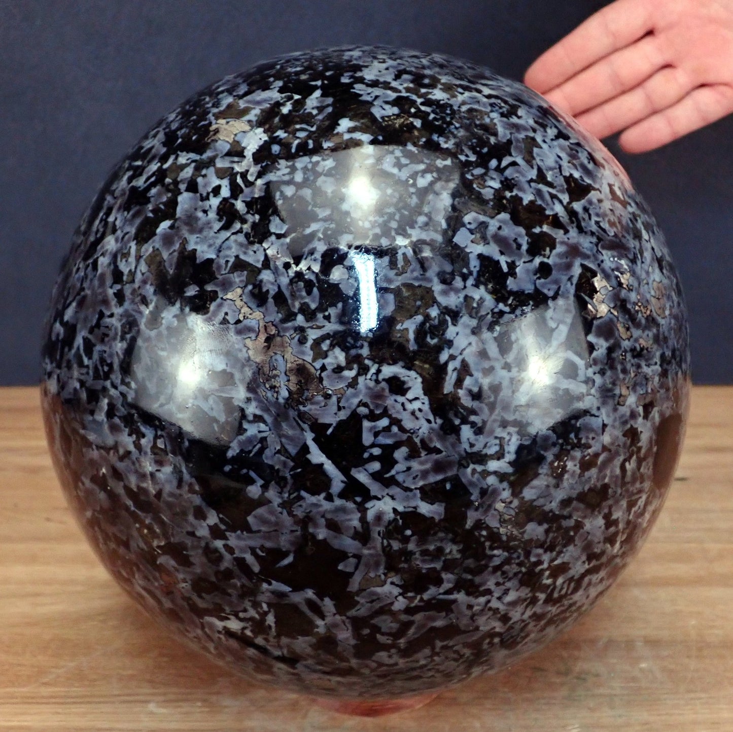 Sehr Große Merlinit (Gabbro) Kugel - 22456.24g - 255mm