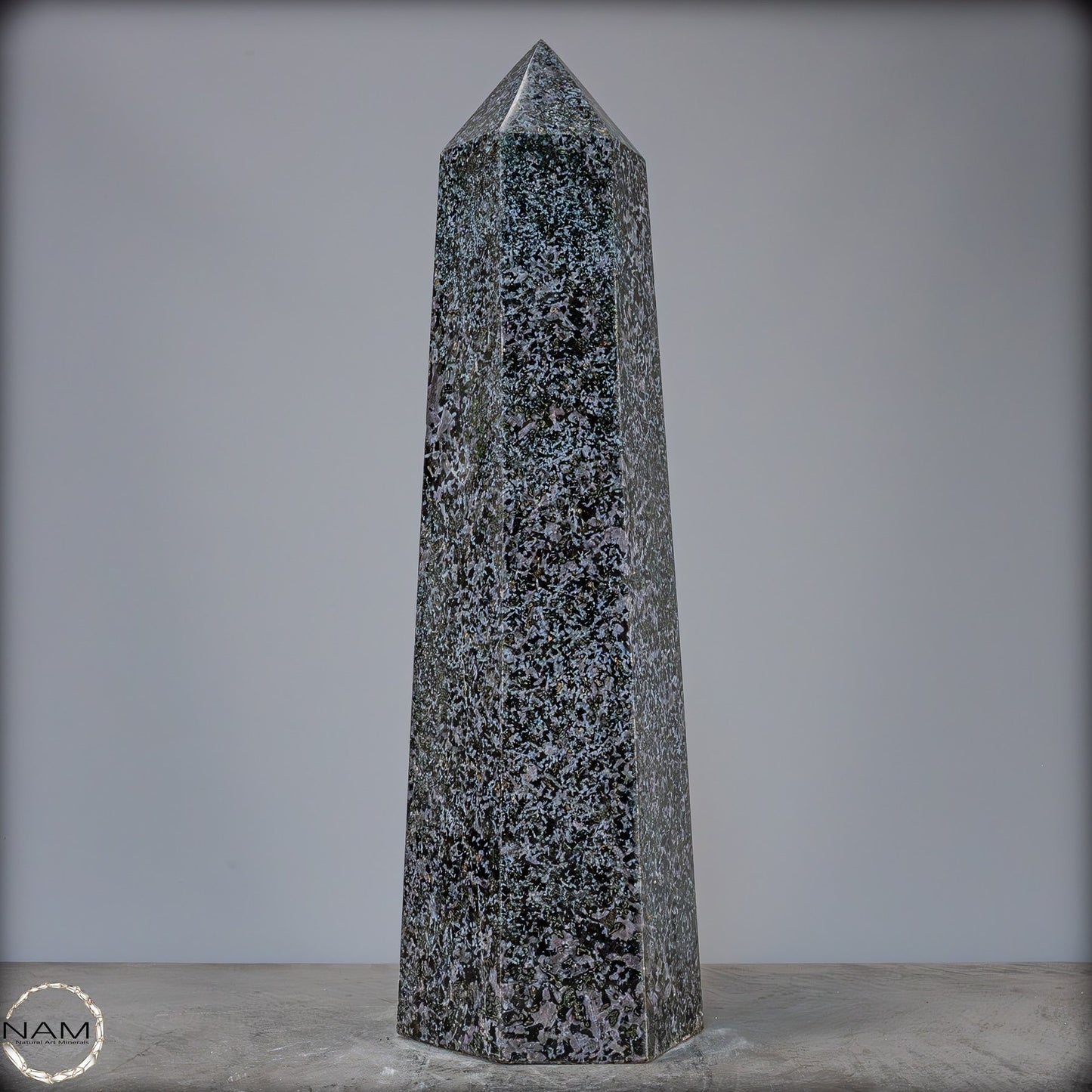 Natürlicher Großer Merlinit (Gabbro) Kristall Obelisk - 23560,14g