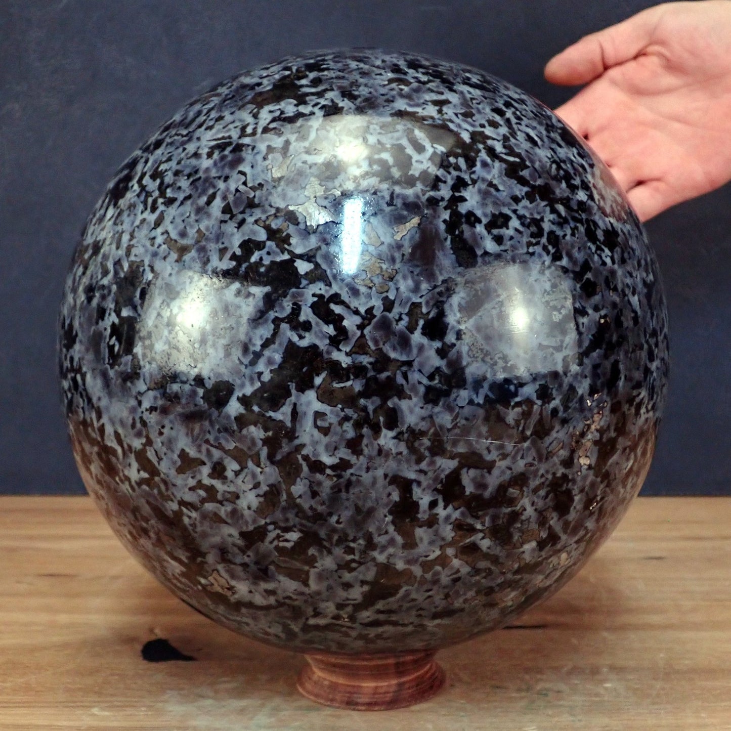Sehr Große Merlinit (Gabbro) Kugel - 22456.24g - 255mm