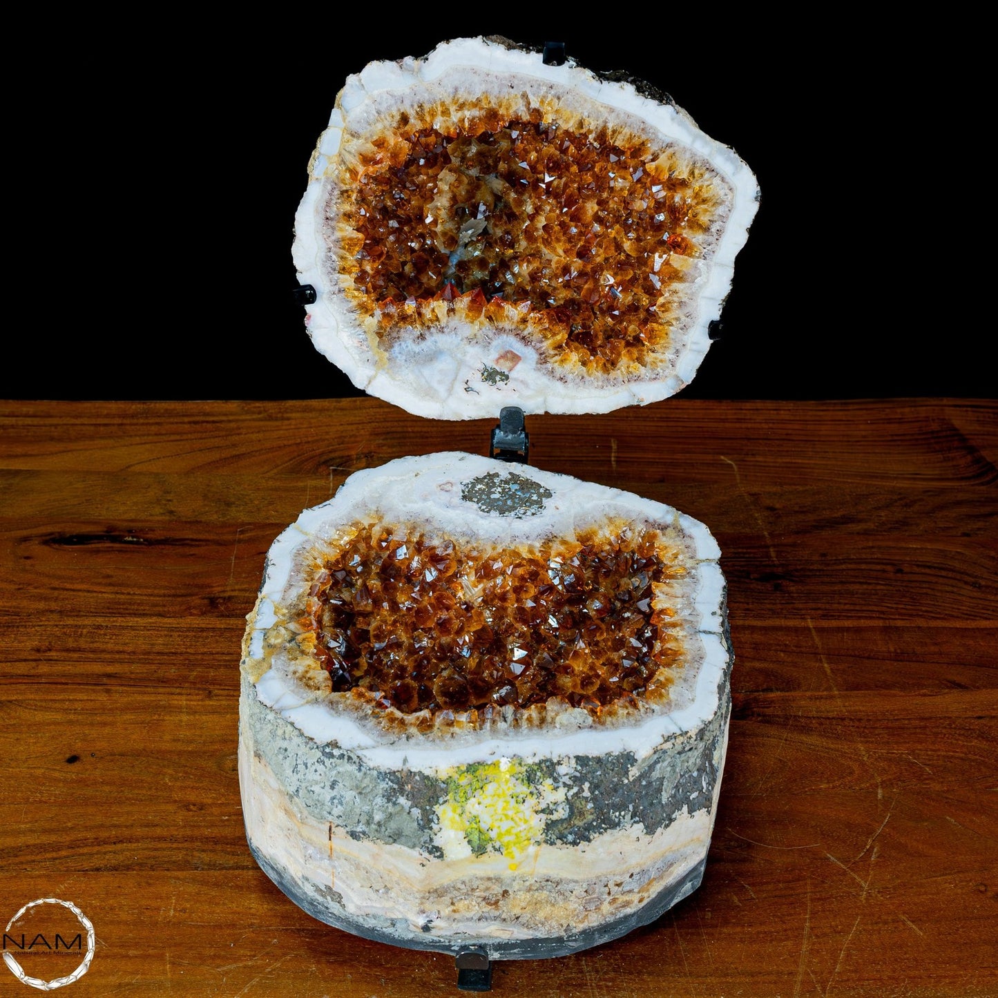 Sehr seltene geschnittene Geode - "Schmuckkästchen" Citrin - 26401,39g