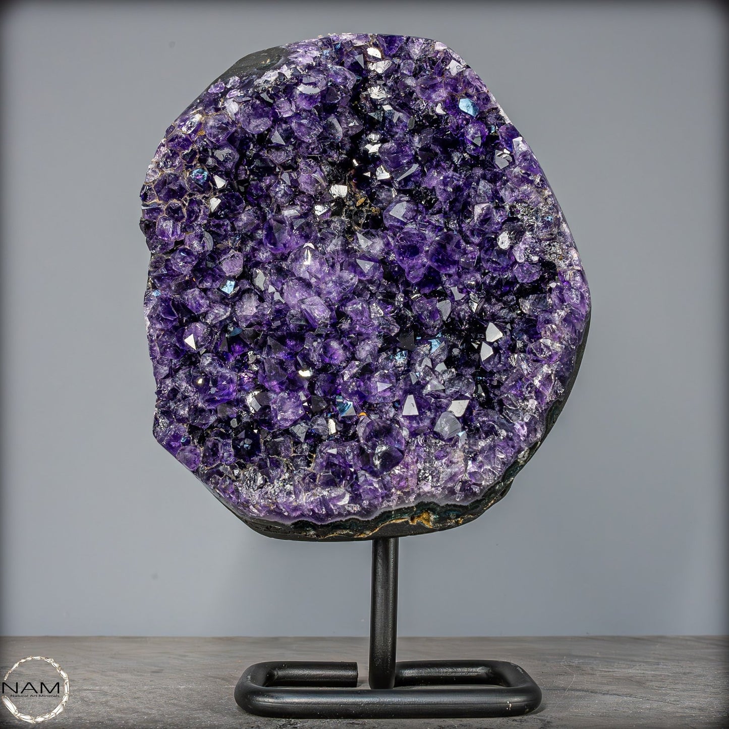 Natürliche Amethyst-Kristalle/Druse auf Ständer - 2067,55g