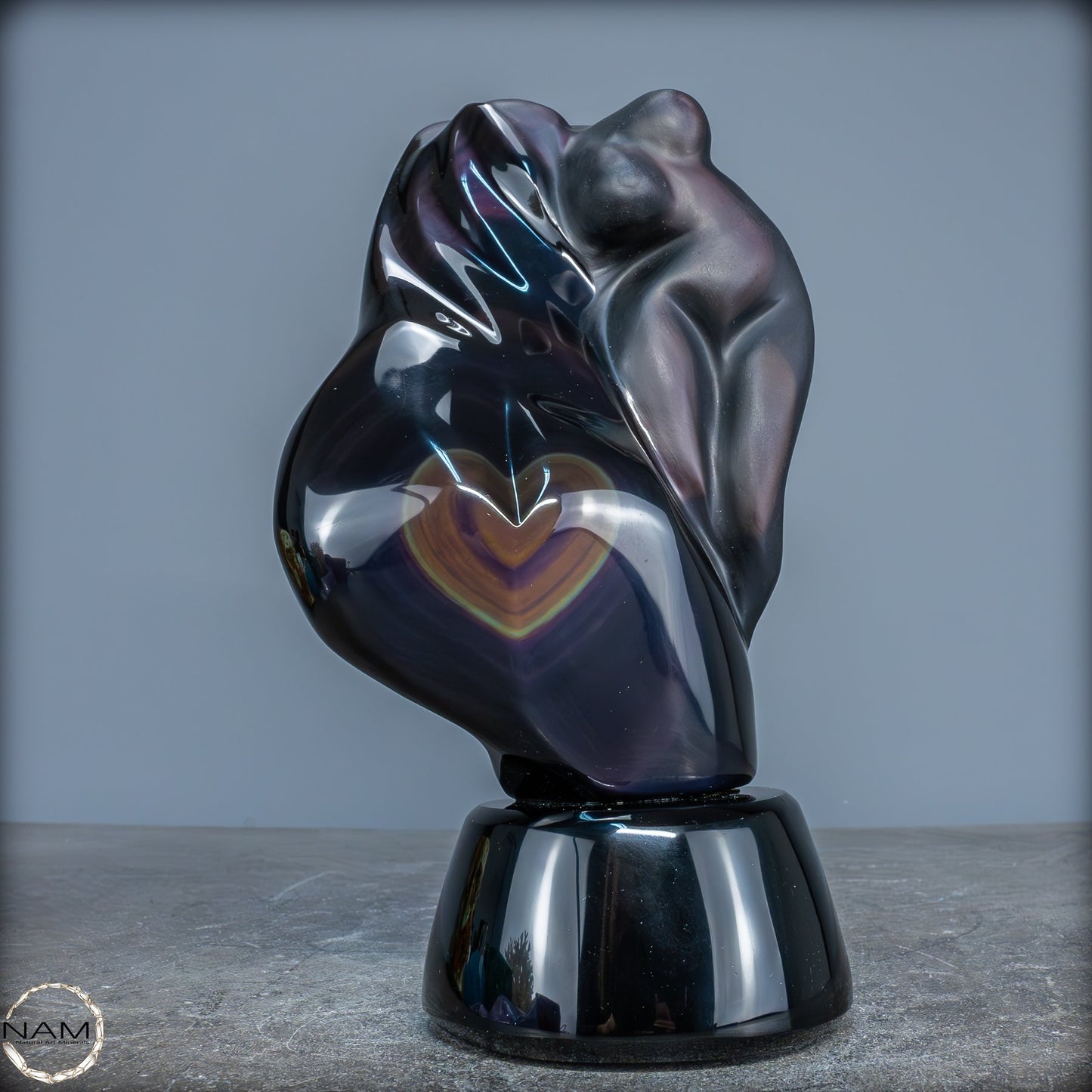 Natürliche Obsidian-Skulptur „Regenbogenfarben“ - 1508,19g