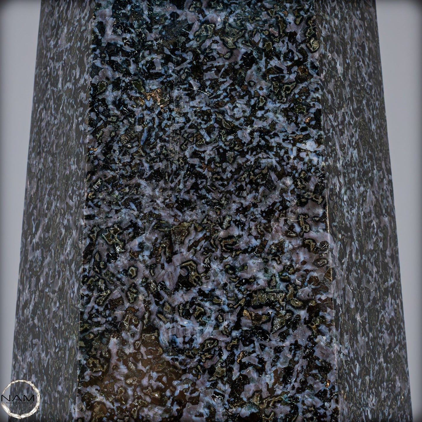 Natürlicher Großer Merlinit (Gabbro) Kristall Obelisk - 23560,14g