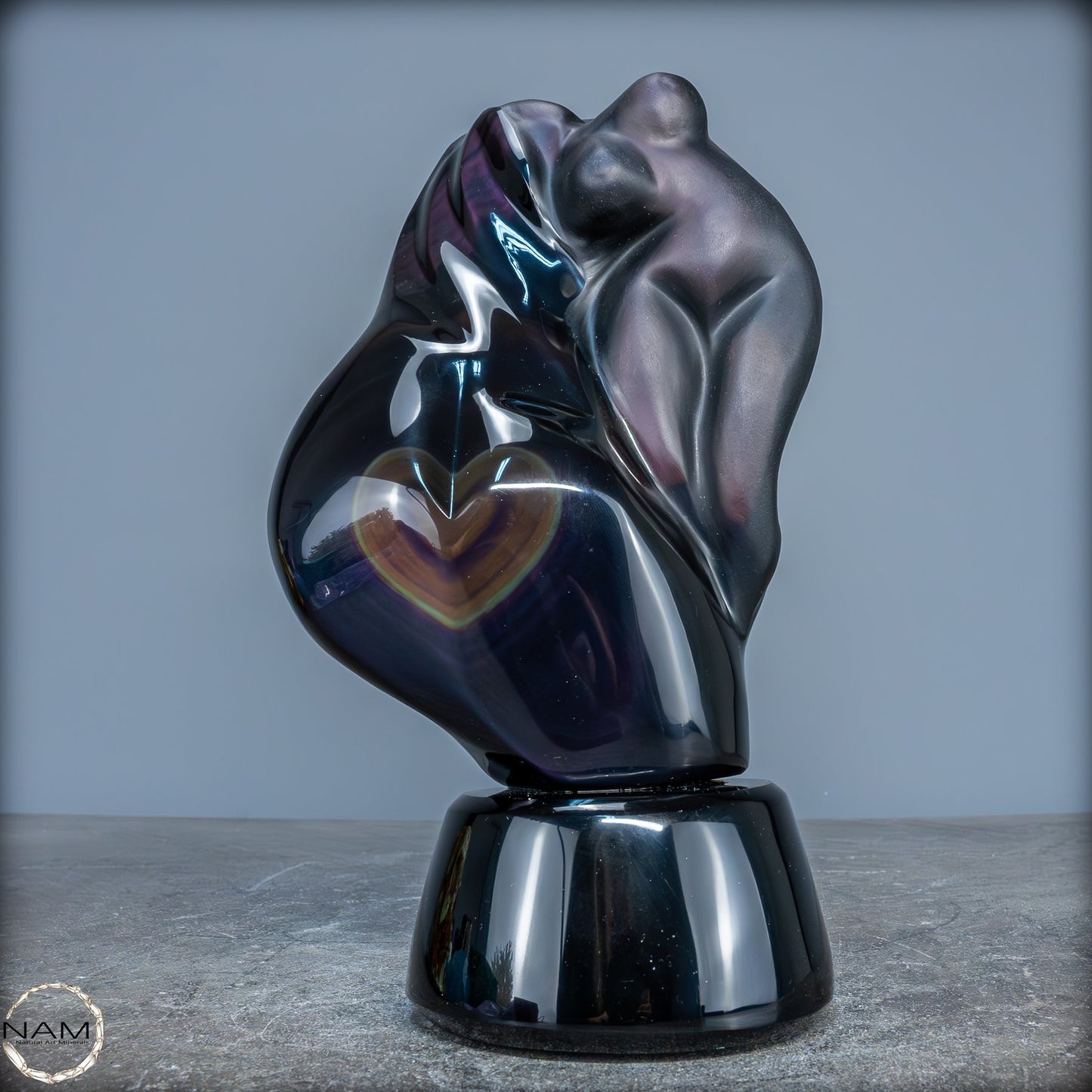 Natürliche Obsidian-Skulptur „Regenbogenfarben“ - 1508,19g