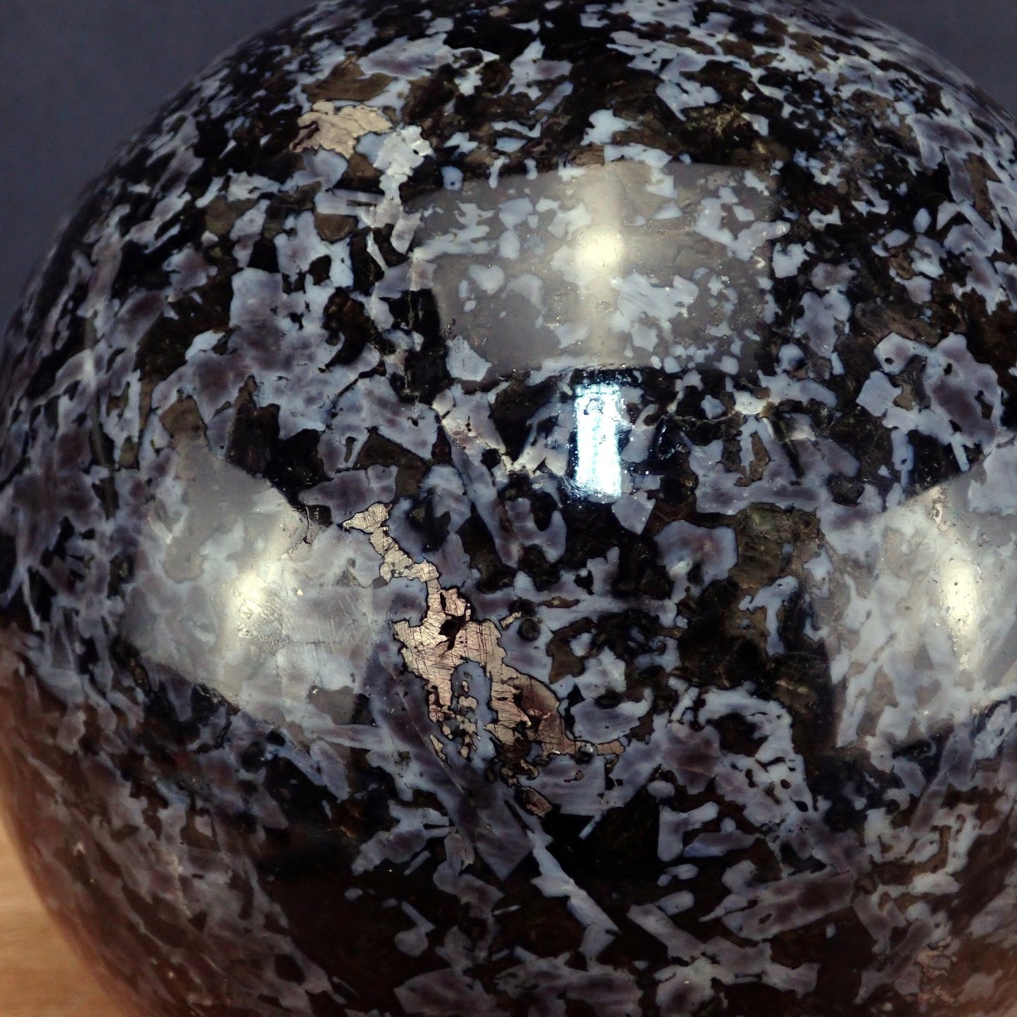 Sehr Große Merlinit (Gabbro) Kugel - 22456.24g - 255mm