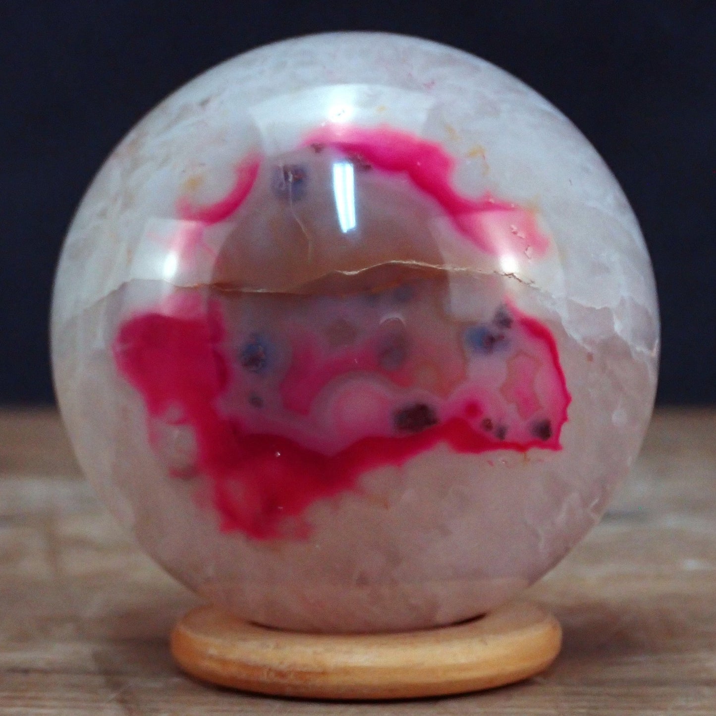 Pink Achat Kugel aus Brasilien - 455,86g - 68,98mm