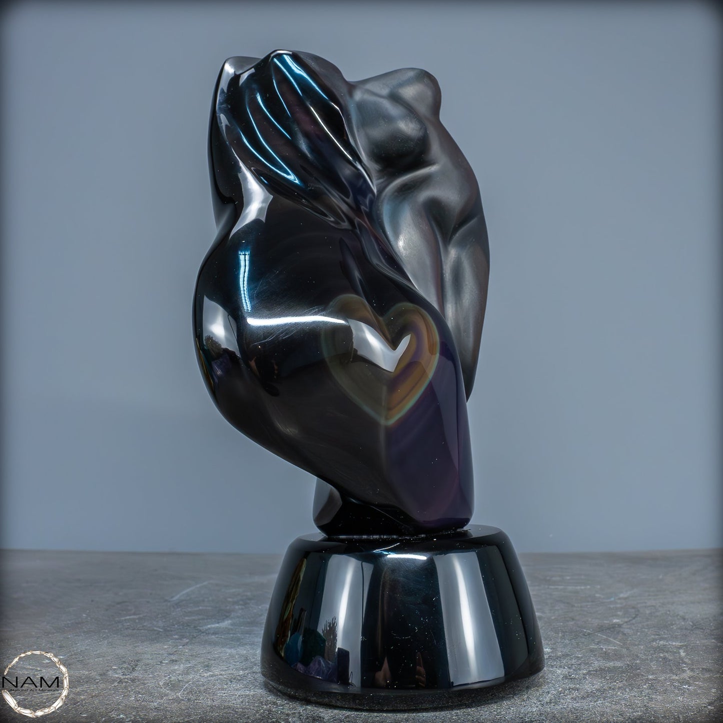 Natürliche Obsidian-Skulptur „Regenbogenfarben“ - 1508,19g