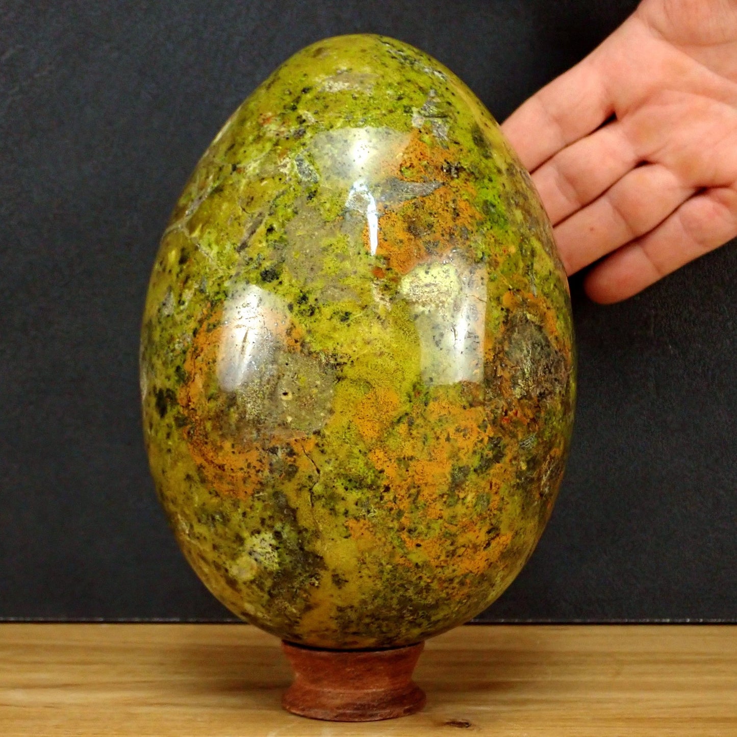 Grünes Opal Ei - 4213,81g - 190×130×130 mm