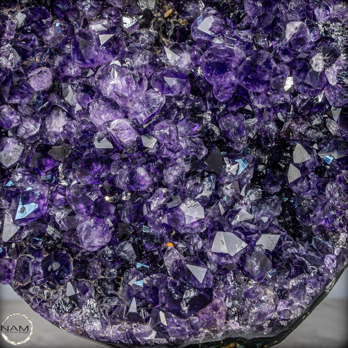 Natürliche Amethyst-Kristalle/Druse auf Ständer - 2067,55g