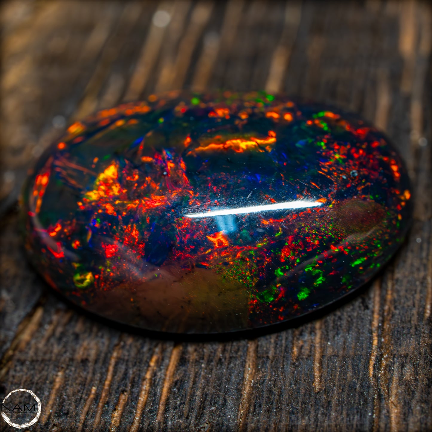 Großer AAA+ Schwarzer Opal Cabochon - 8.7 ct - 1,74g