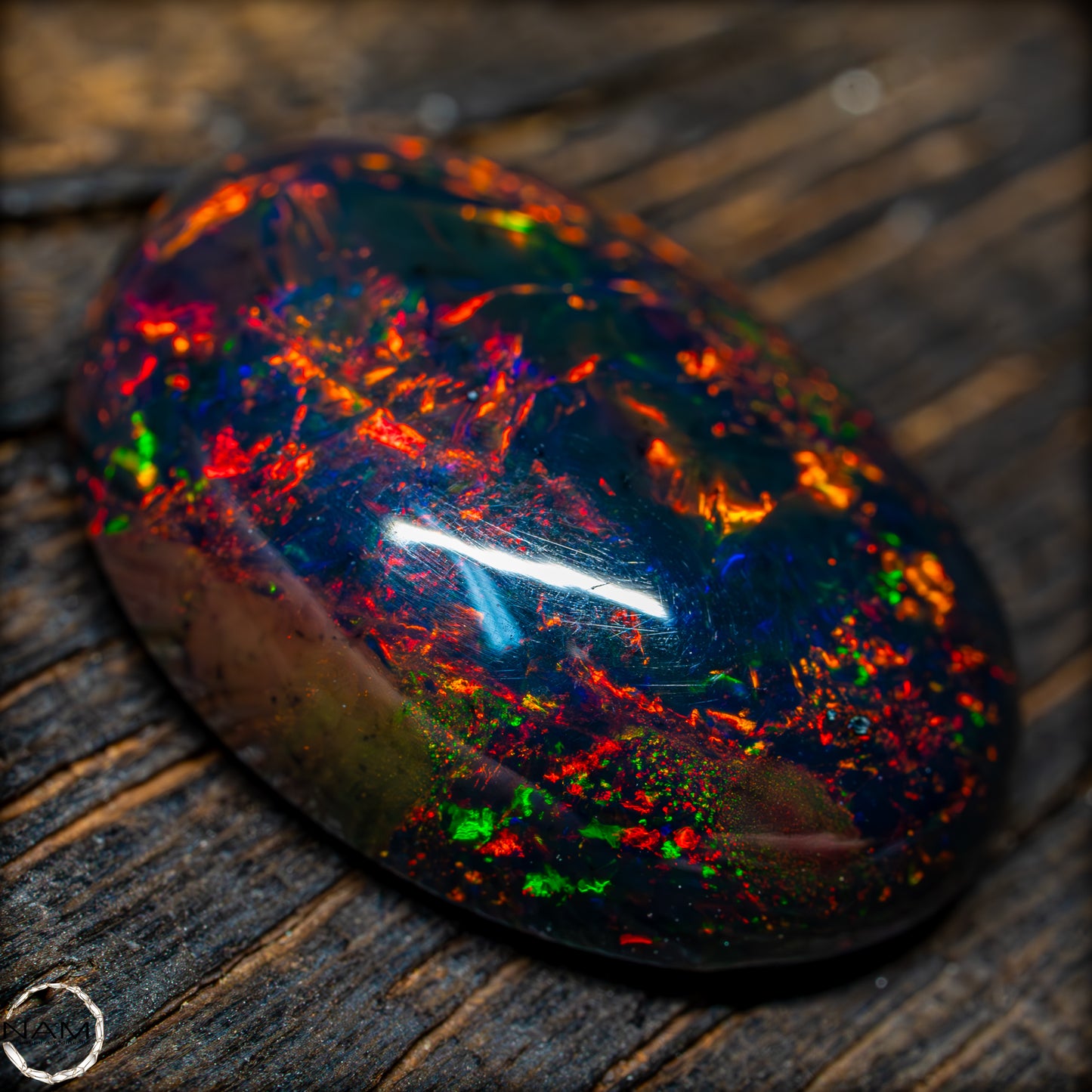 Großer AAA+ Schwarzer Opal Cabochon - 8.7 ct - 1,74g