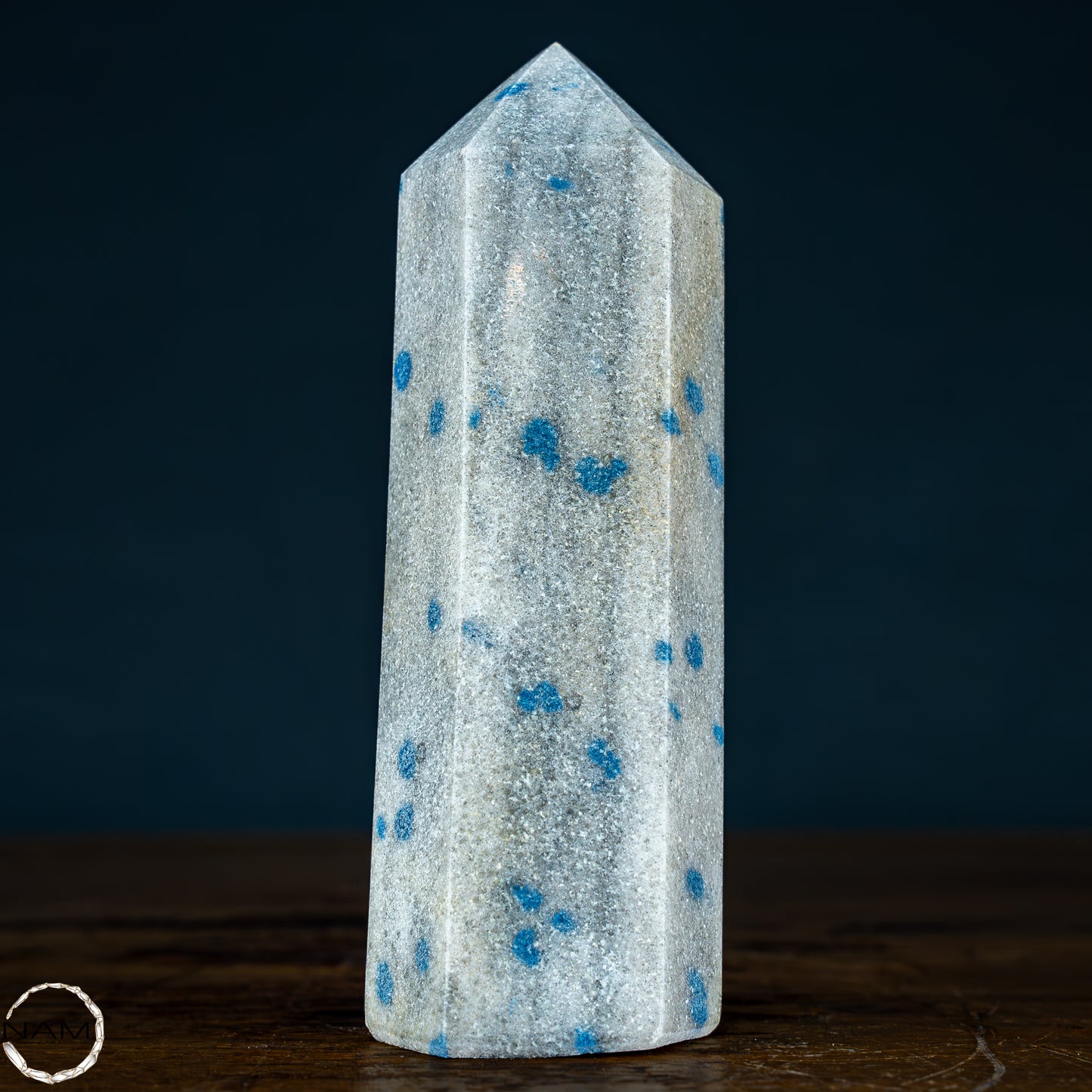 Natürlicher K2 Obelisk aus Madagaskar - 611,39g