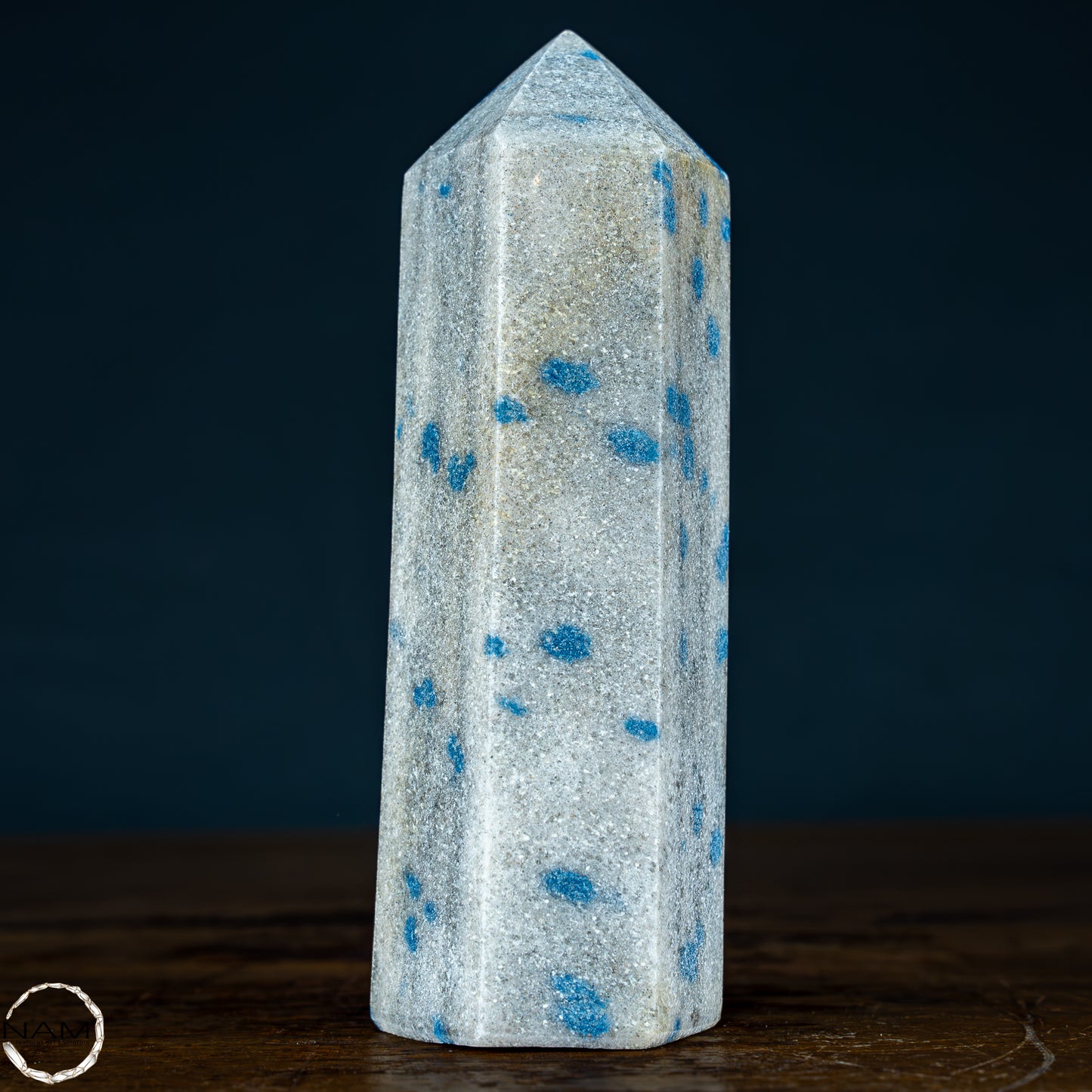 Natürlicher K2 Obelisk aus Madagaskar - 611,39g