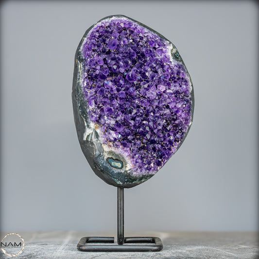 Natürliche Amethyst-Kristalle/Druse auf Ständer - 3357,12g