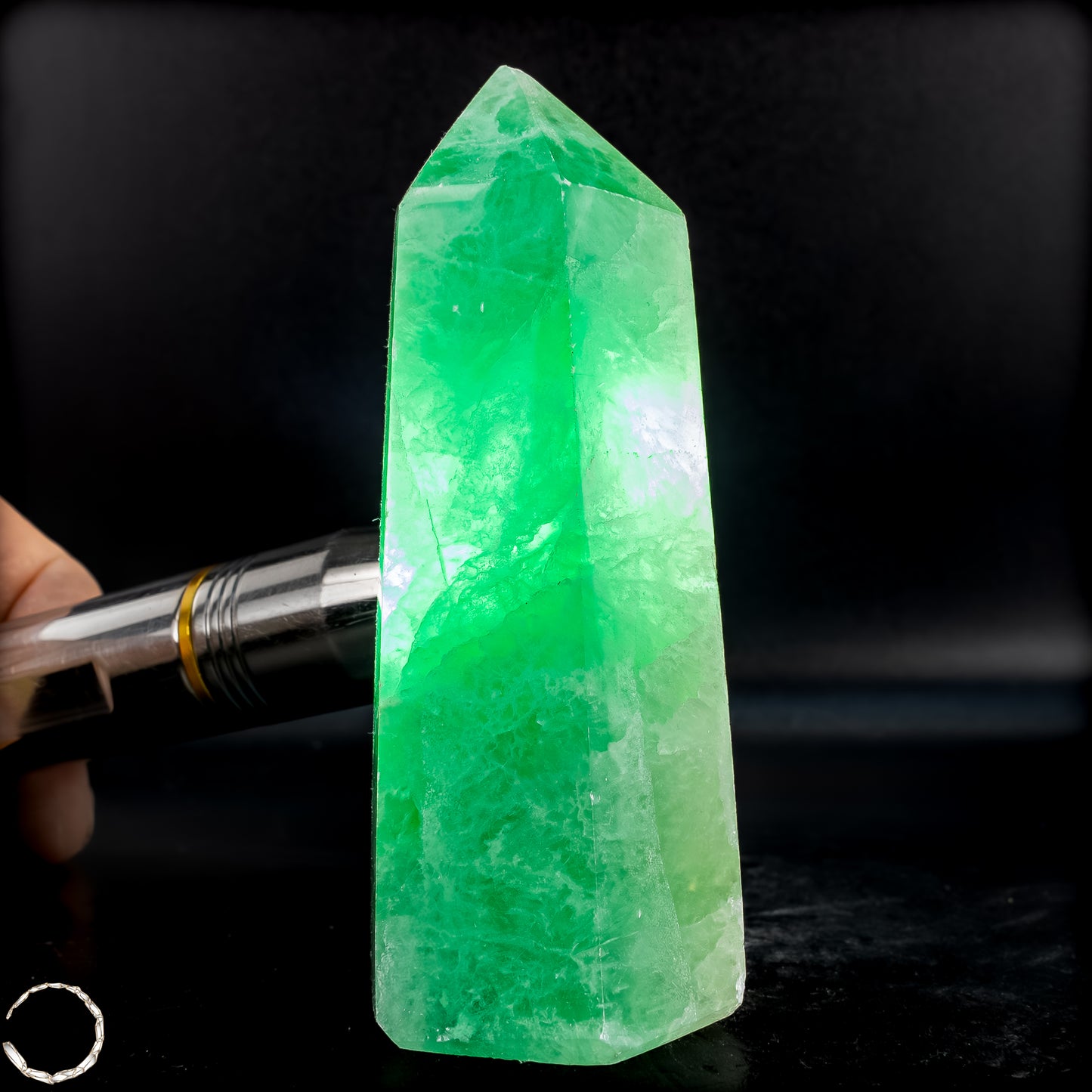 Natürlicher Grüner Fluorit-Kristall Obelisk - 312,45g