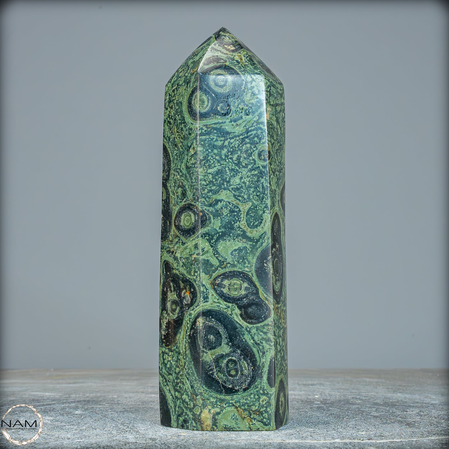 Natürlicher Kambaba-Jaspis Obelisk - 735,82g