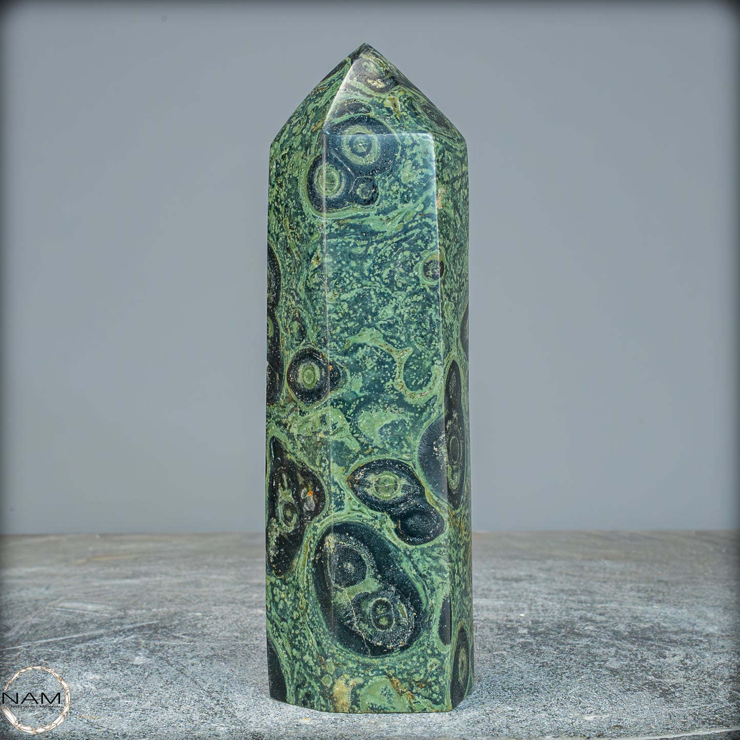 Natürlicher Kambaba-Jaspis Obelisk - 735,82g