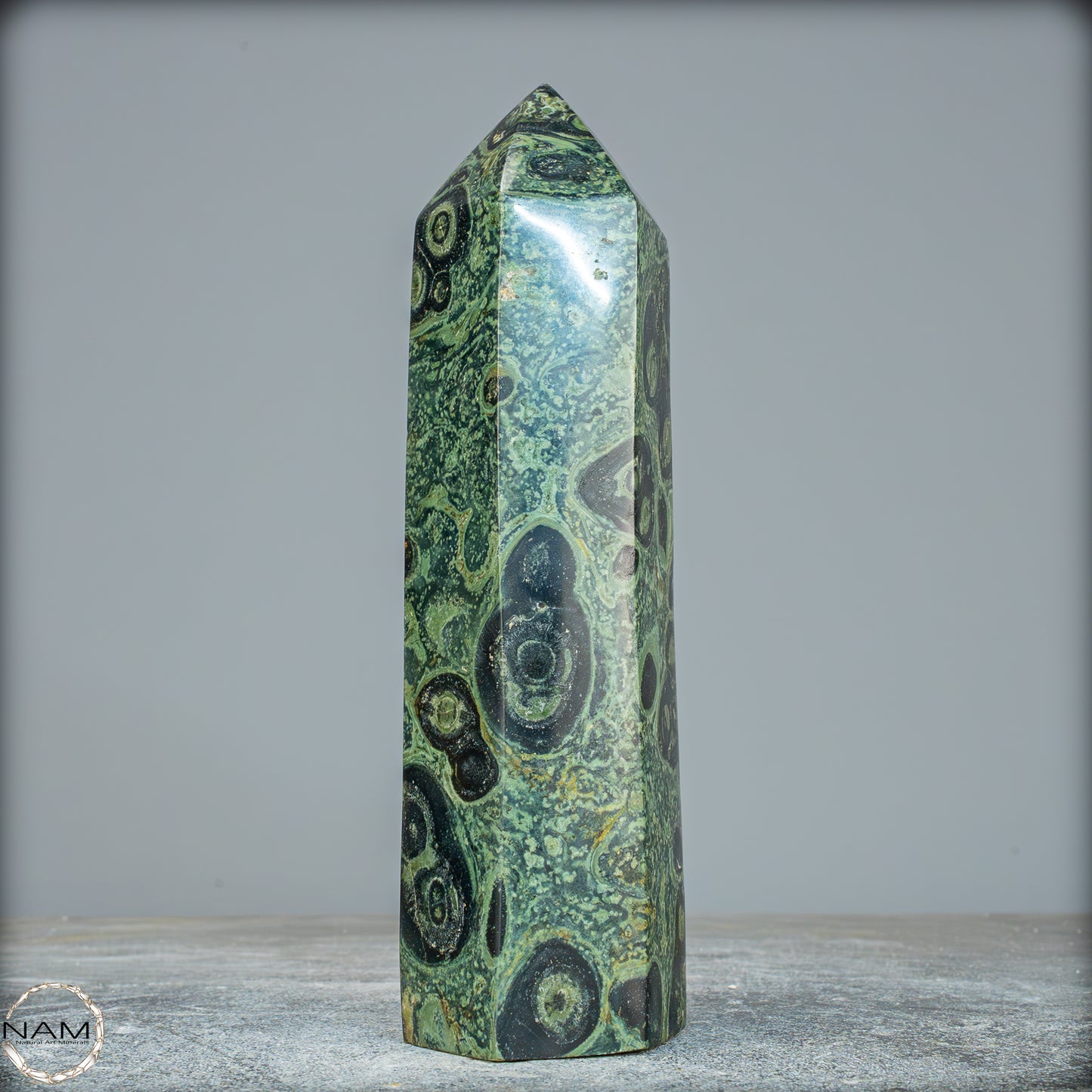 Natürlicher Kambaba-Jaspis Obelisk - 735,82g