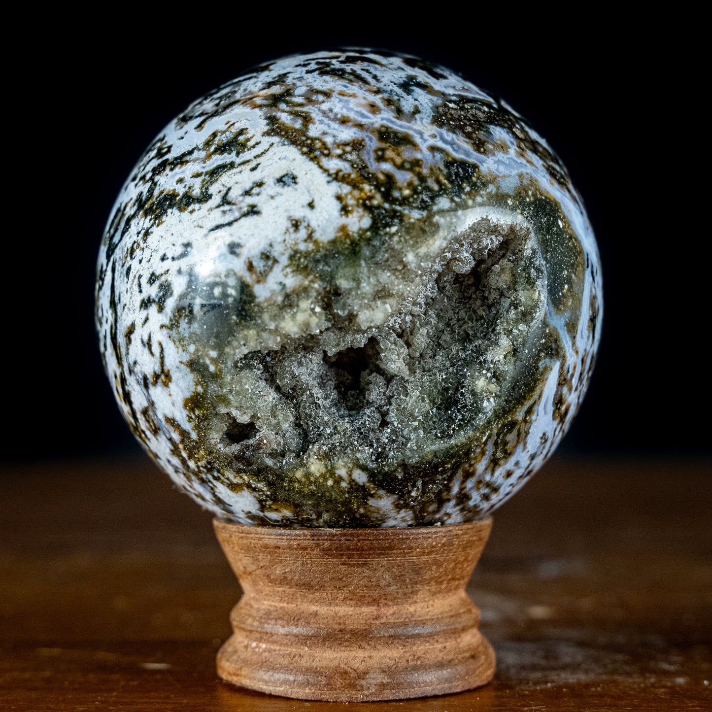 Natürliche Jaspis-Achat Kugel mit Druse - 576,63g - 76mm