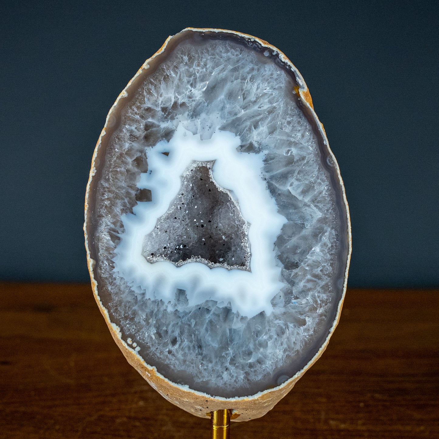 Achat-Quarz Druse aus Brasilien, auf Ständer - 782,79g