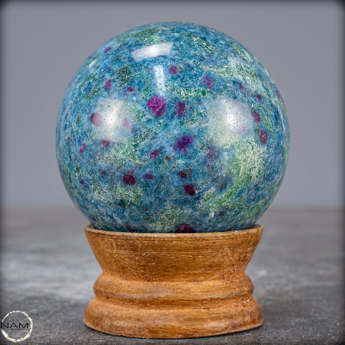 Natürliche Rubin in Fuchsit und Kyanit als Kugel - 335,44g - 57mm