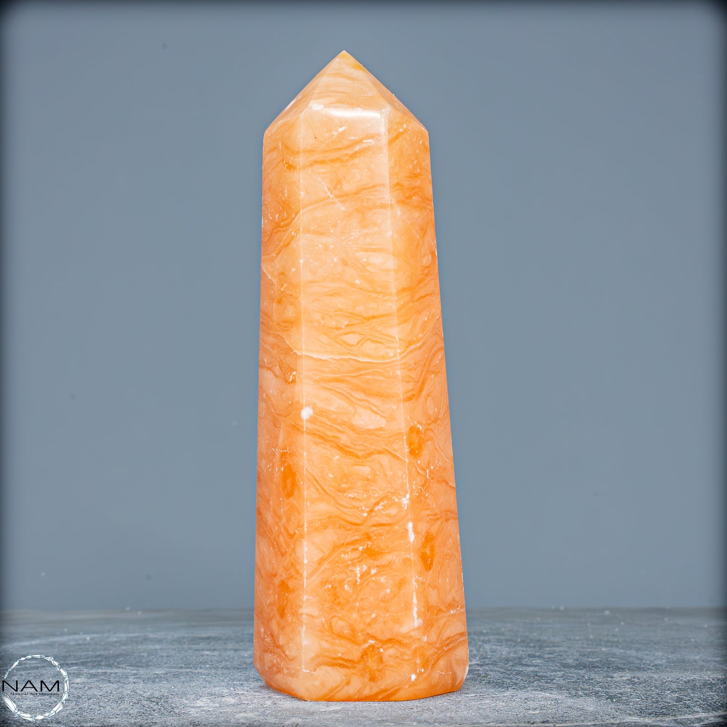 Natürlicher Orangencalcit Kristall-Obelisk - 681,49g