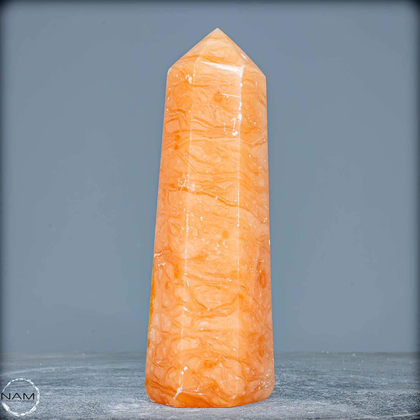 Natürlicher Orangencalcit Kristall-Obelisk - 681,49g