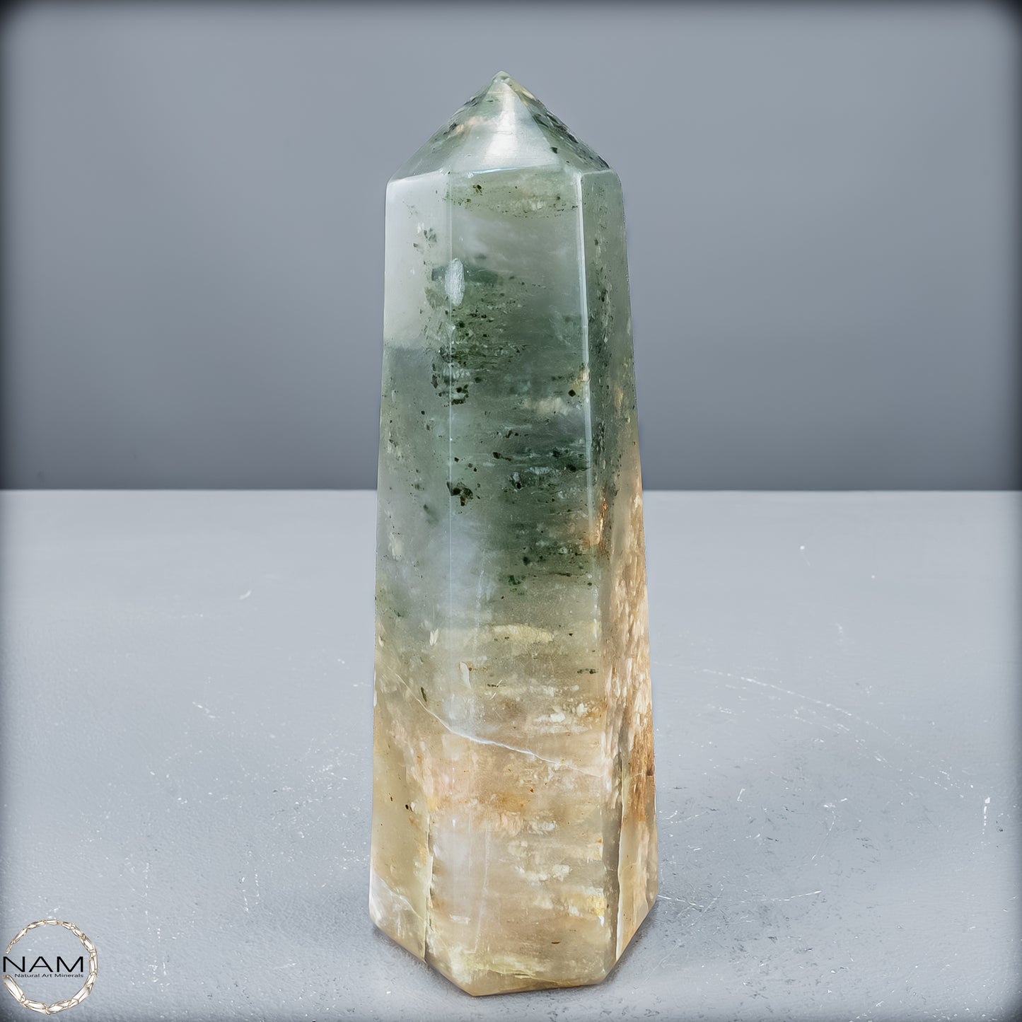 Natürliche Grüne-Quarzkristall Obelisk aus Brasilien - 728,15g