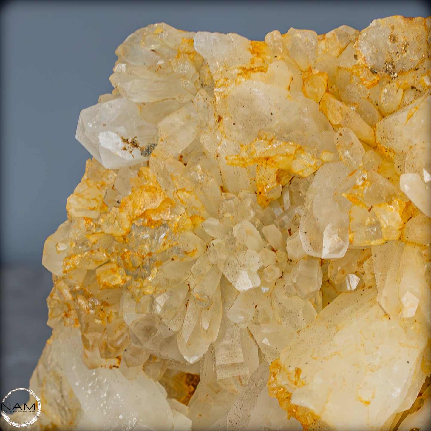 Natürliches Quarz-Kristallcluster auf Ständer aus Indonesien - 2308,65g