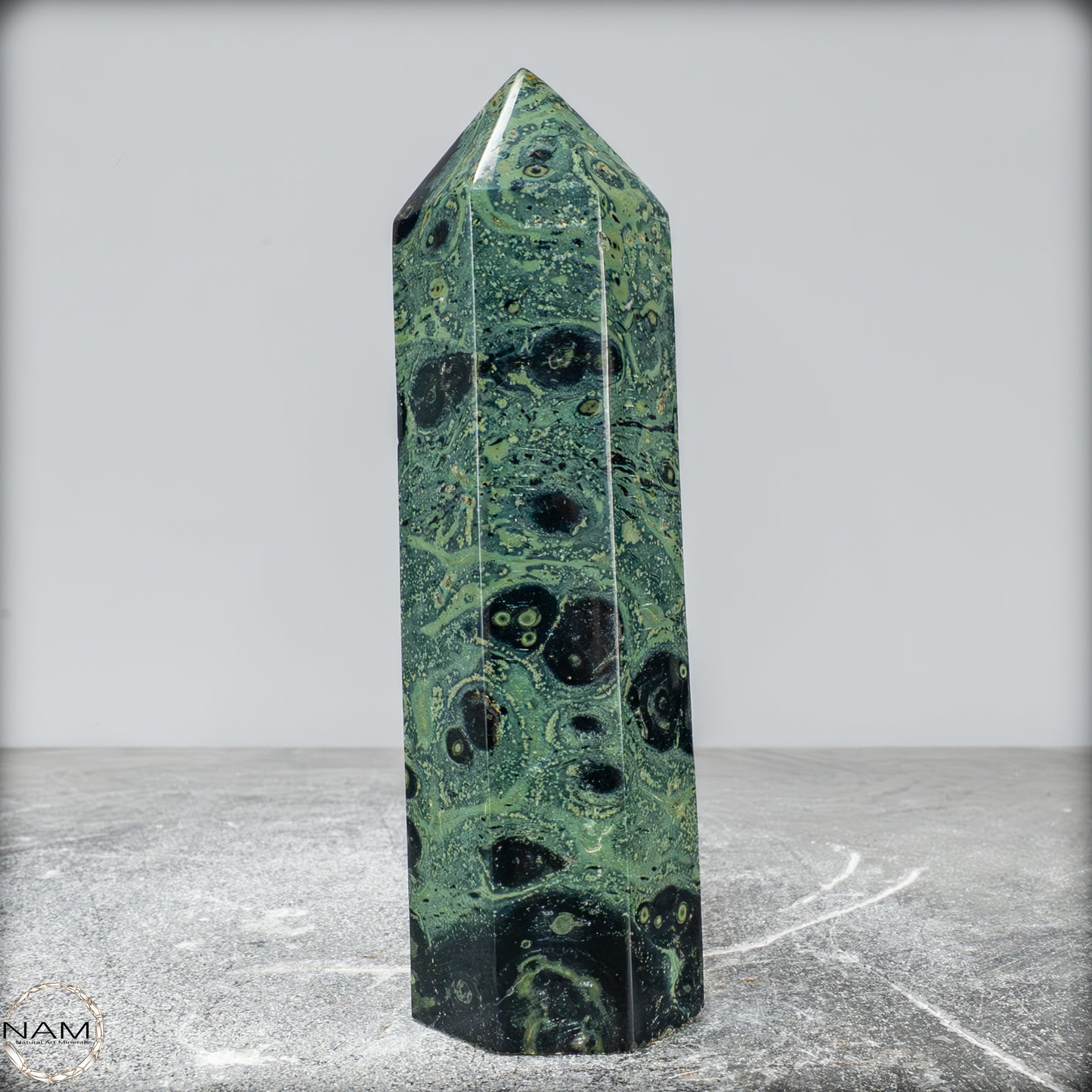 Natürlicher Kambaba-Jaspis Obelisk - 540,72g