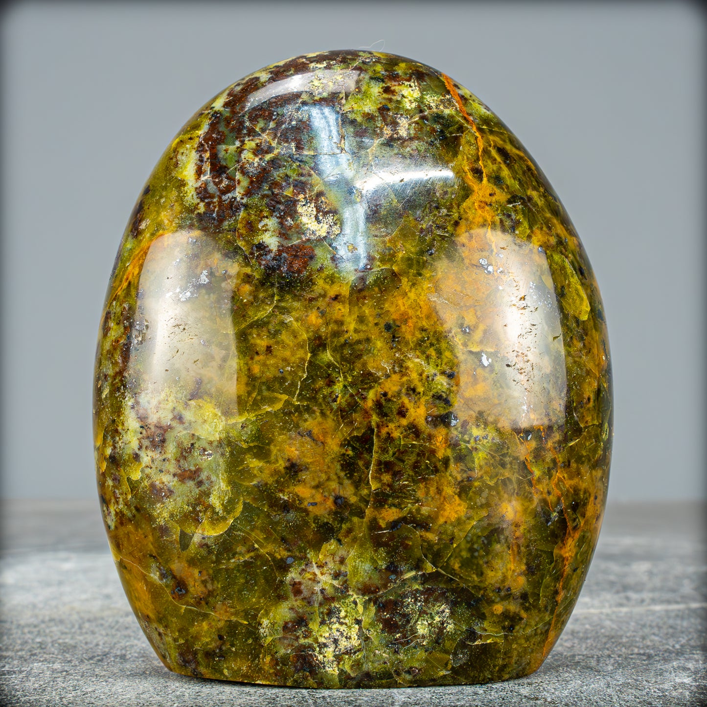 Natürliche Grüner Opal-Kristall Freiform - 611,01g