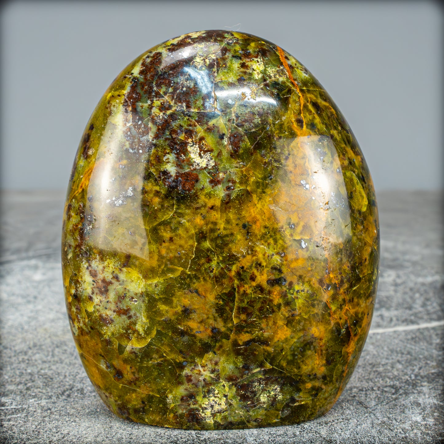 Natürliche Grüner Opal-Kristall Freiform - 611,01g