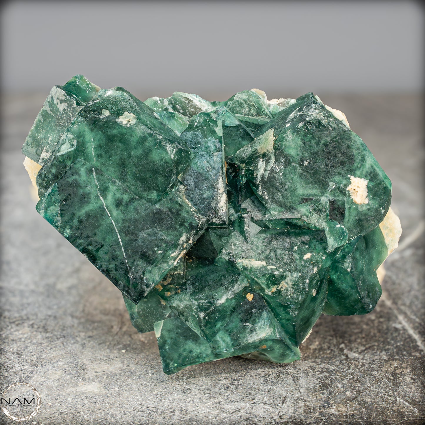 Natürliche Grüne Fluorit Kristalle auf Matrix - 1300,82g