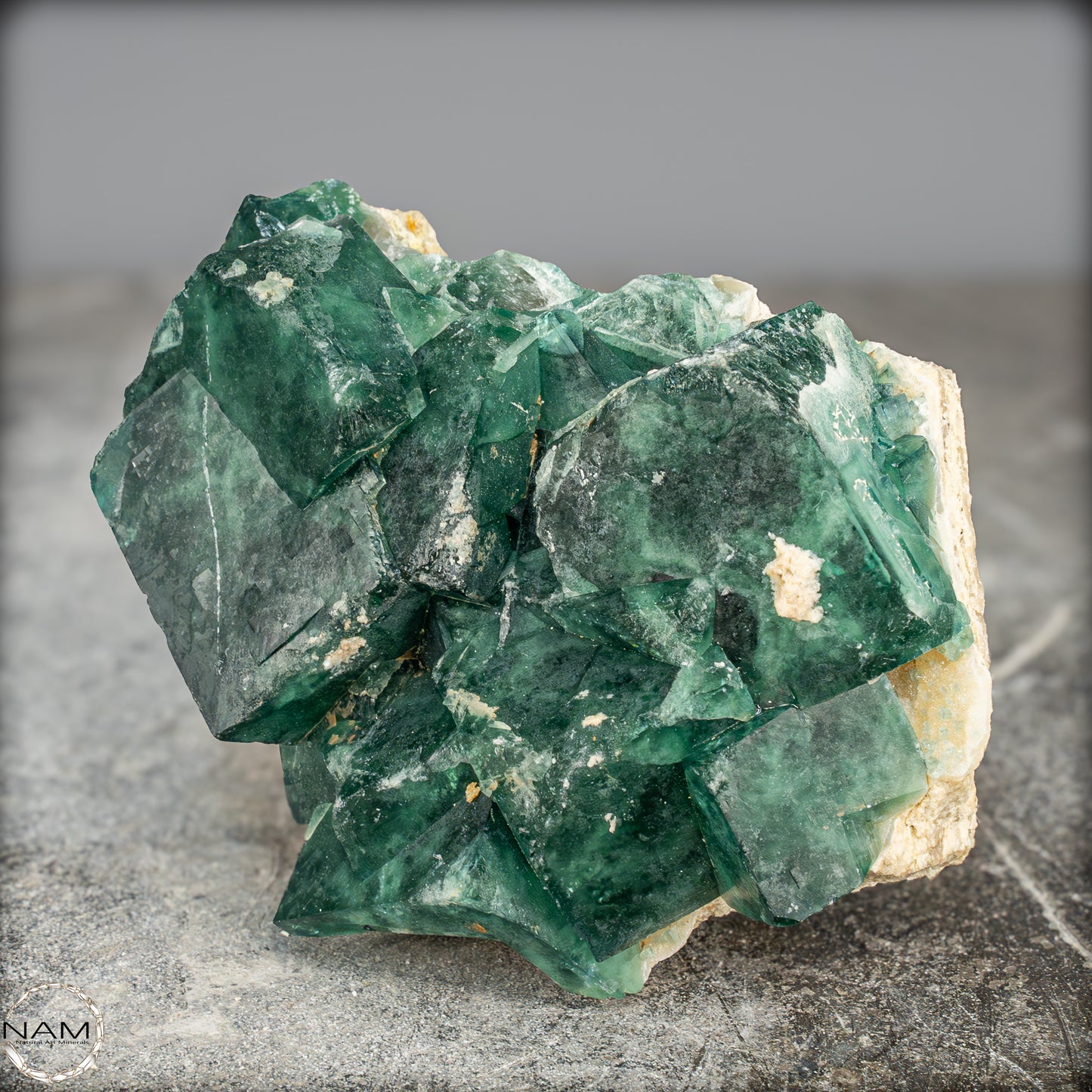 Natürliche Grüne Fluorit Kristalle auf Matrix - 1300,82g