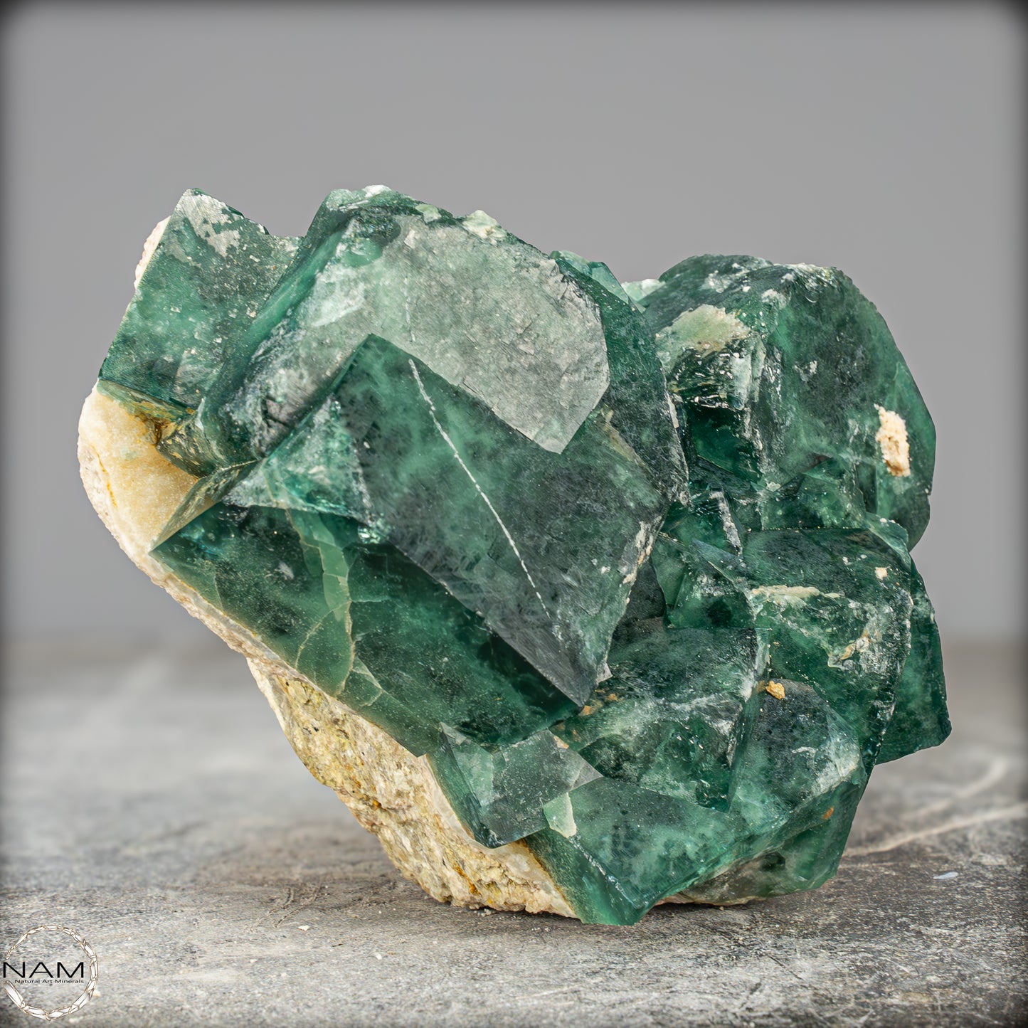 Natürliche Grüne Fluorit Kristalle auf Matrix - 1300,82g