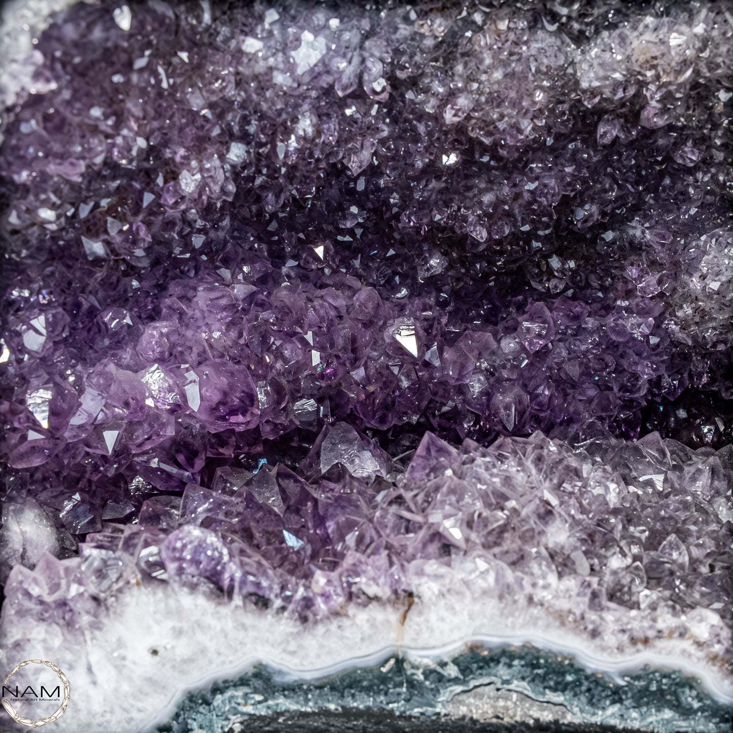 Natürliche Intensive Amethyst-Achat-Kristall Kathedrale/Druse - 19109,31g