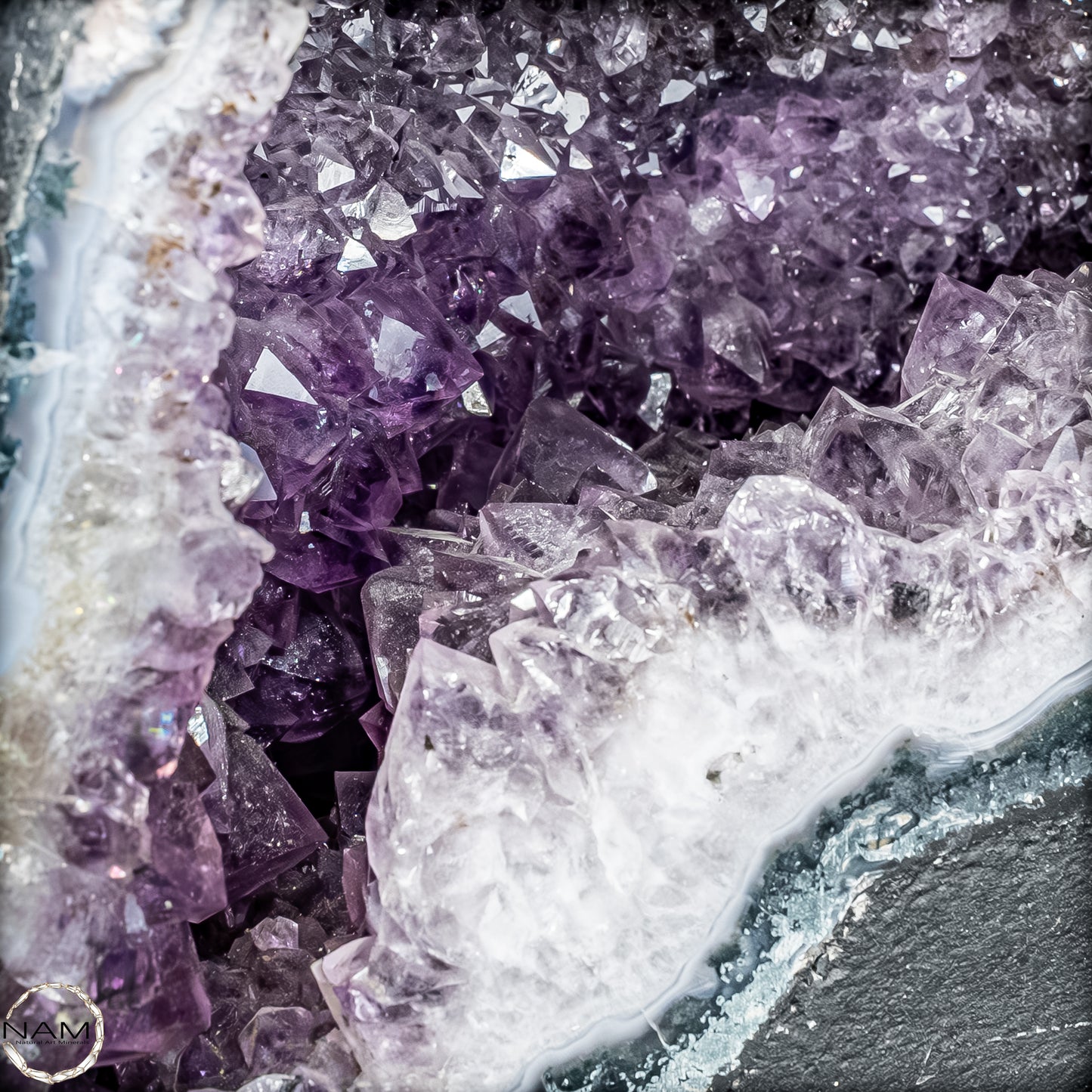 Natürliche Intensive Amethyst-Achat-Kristall Kathedrale/Druse - 19109,31g