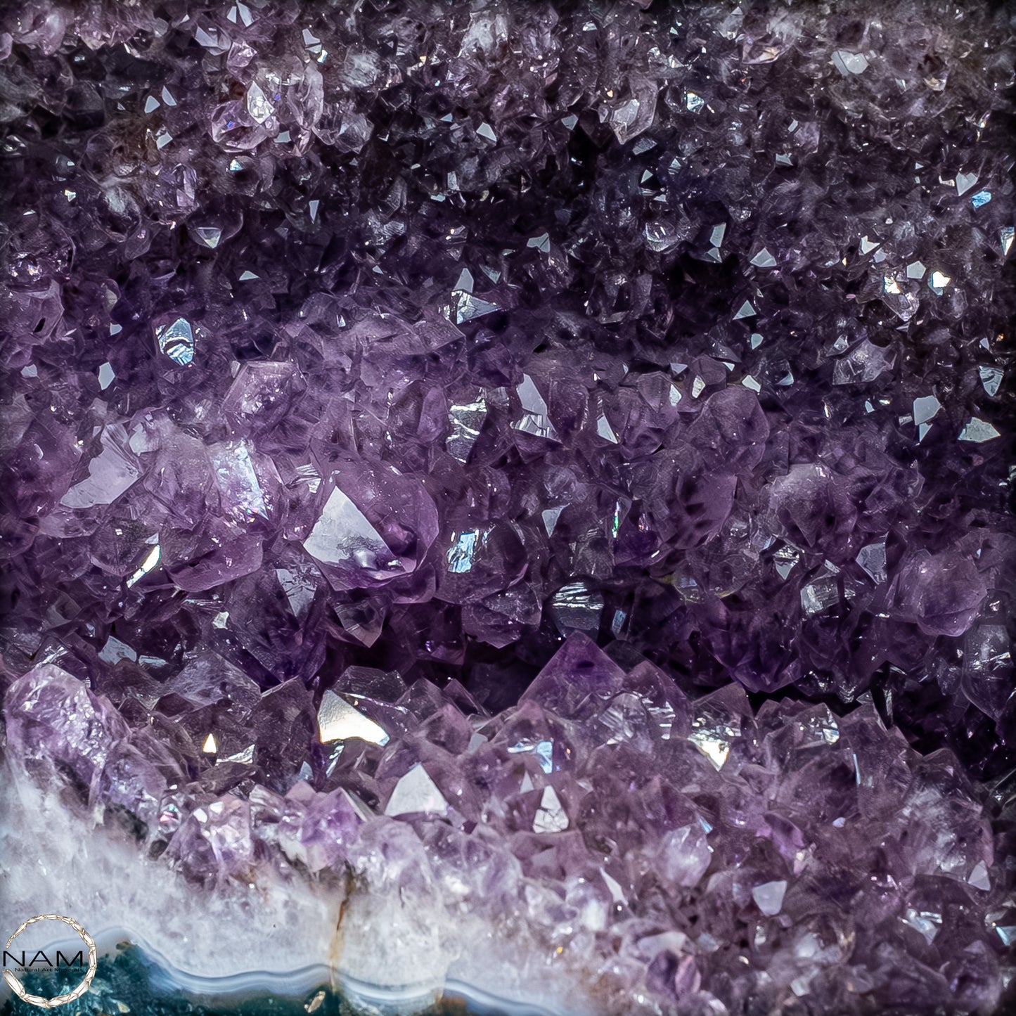 Natürliche Intensive Amethyst-Achat-Kristall Kathedrale/Druse - 19109,31g